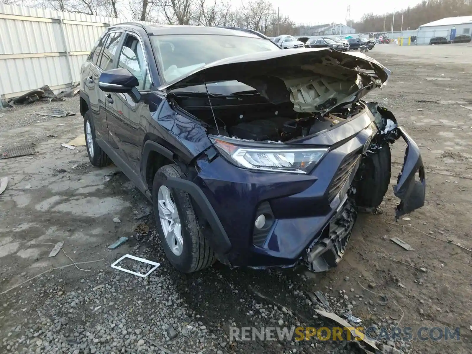 1 Фотография поврежденного автомобиля 2T3P1RFV4LC121845 TOYOTA RAV4 2020