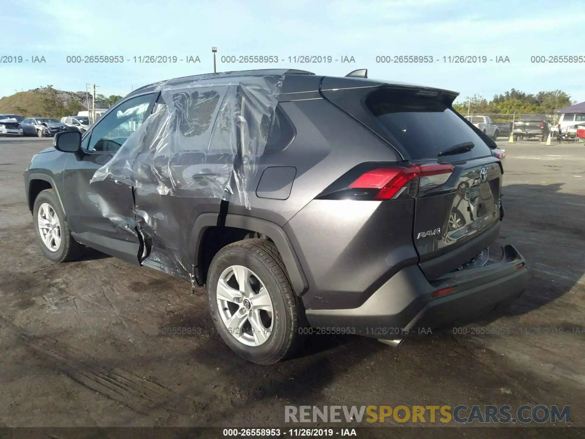 3 Photograph of a damaged car 2T3P1RFV4LW085105 TOYOTA RAV4 2020