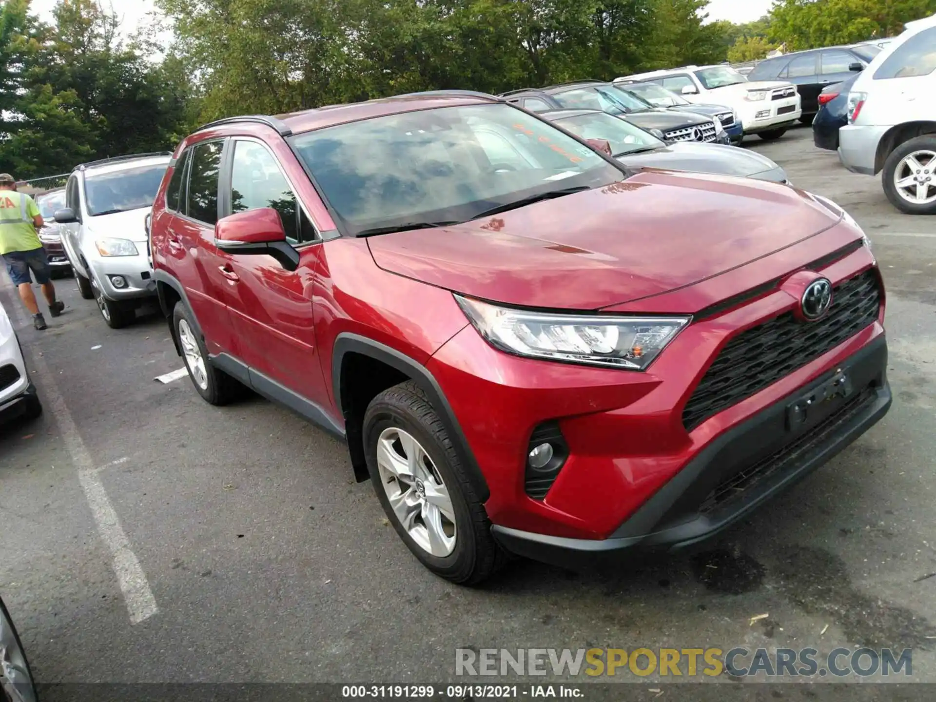 1 Photograph of a damaged car 2T3P1RFV4LW091485 TOYOTA RAV4 2020