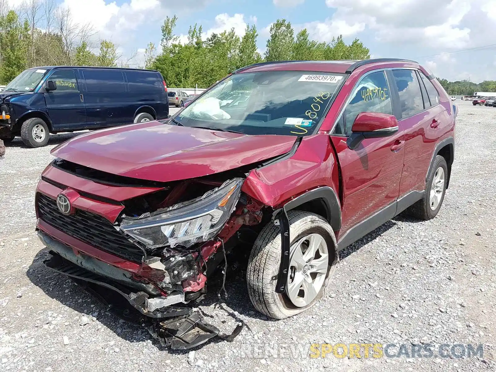 2 Photograph of a damaged car 2T3P1RFV4LW109175 TOYOTA RAV4 2020