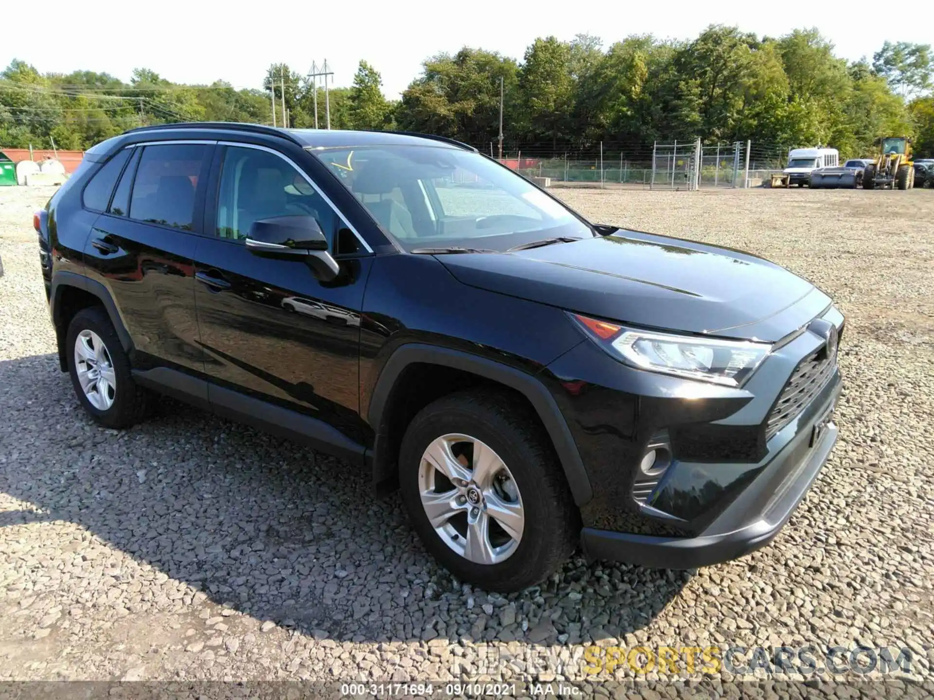 1 Photograph of a damaged car 2T3P1RFV4LW113243 TOYOTA RAV4 2020