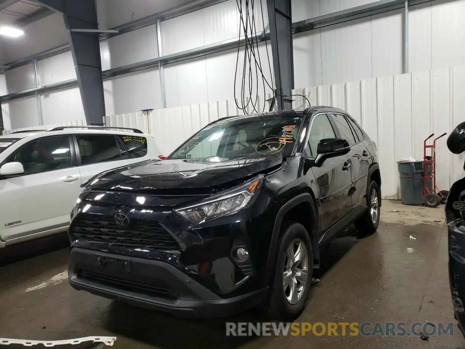 2 Фотография поврежденного автомобиля 2T3P1RFV4LW131144 TOYOTA RAV4 2020