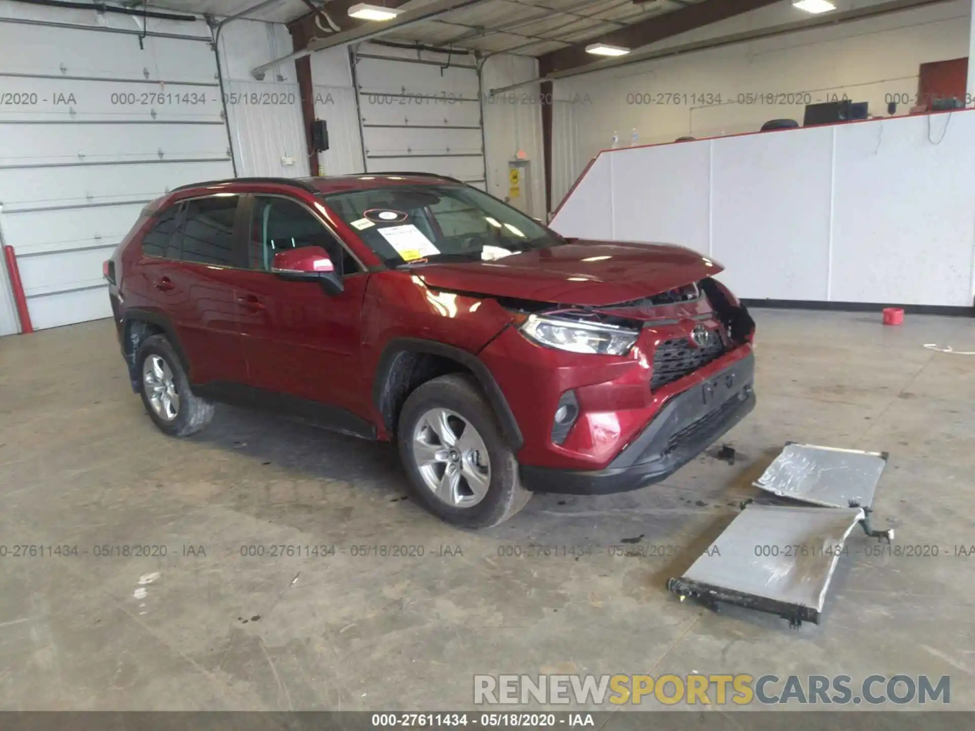 1 Photograph of a damaged car 2T3P1RFV5LC067584 TOYOTA RAV4 2020