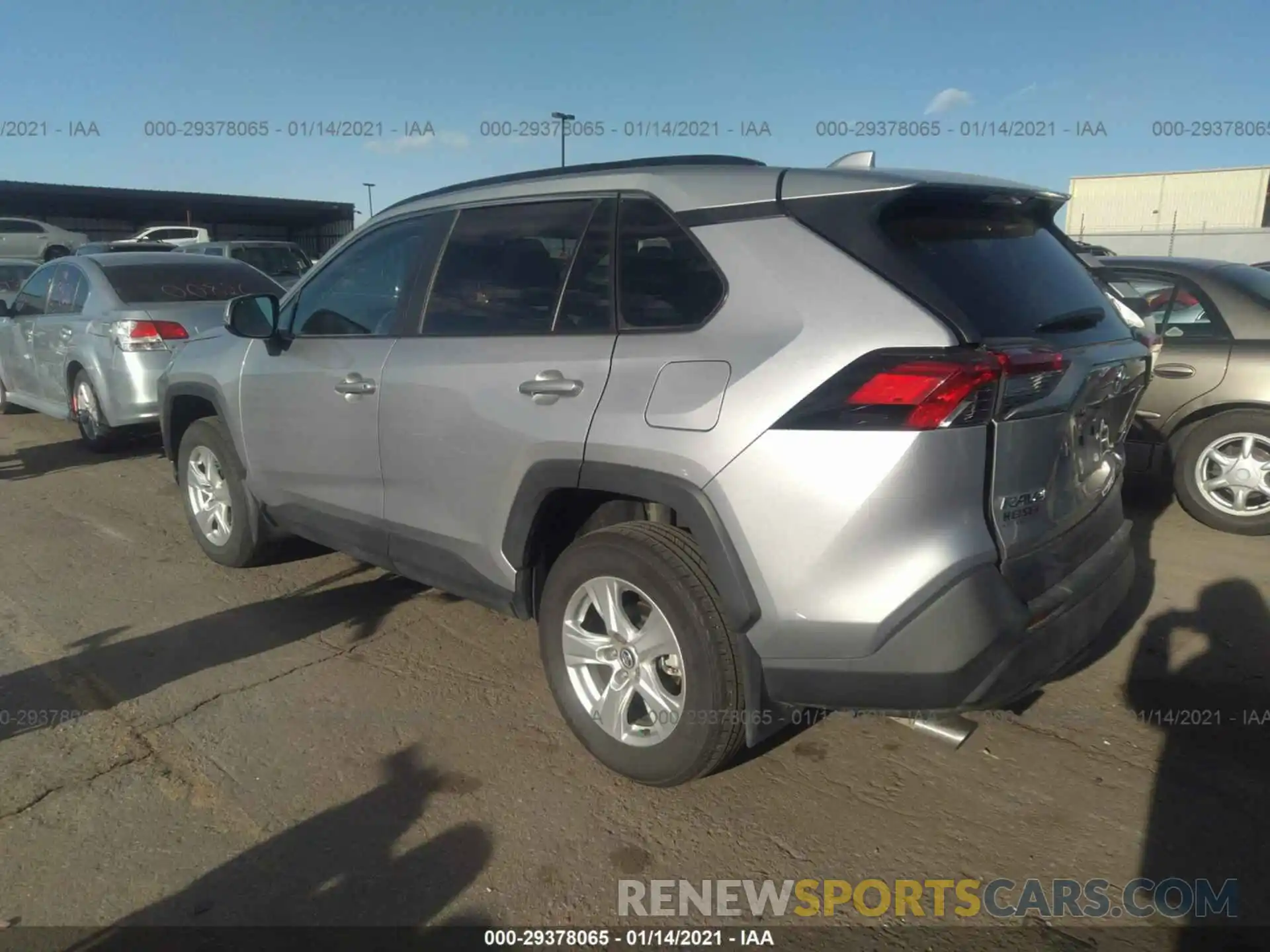 3 Photograph of a damaged car 2T3P1RFV5LC072557 TOYOTA RAV4 2020