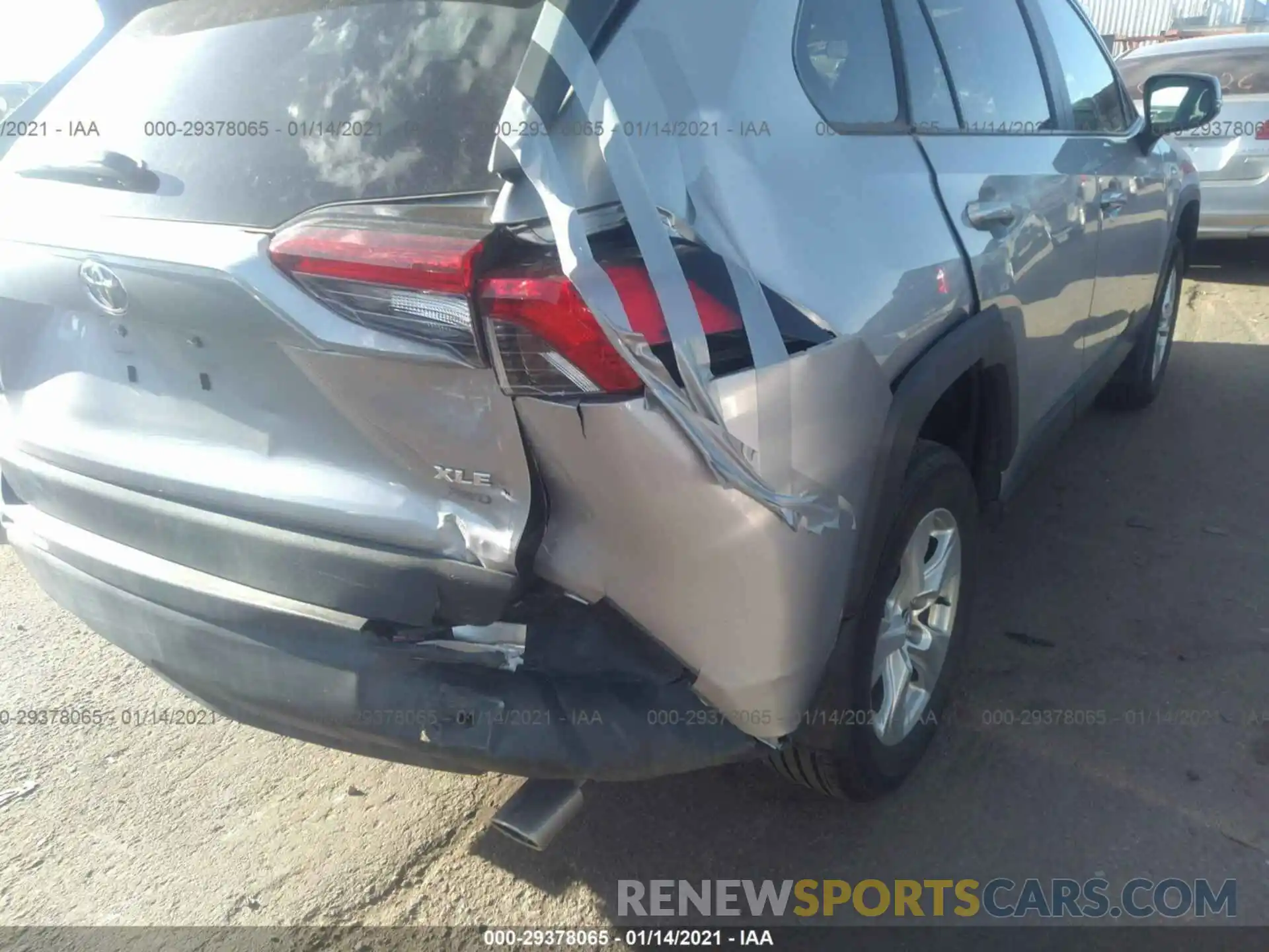 6 Photograph of a damaged car 2T3P1RFV5LC072557 TOYOTA RAV4 2020