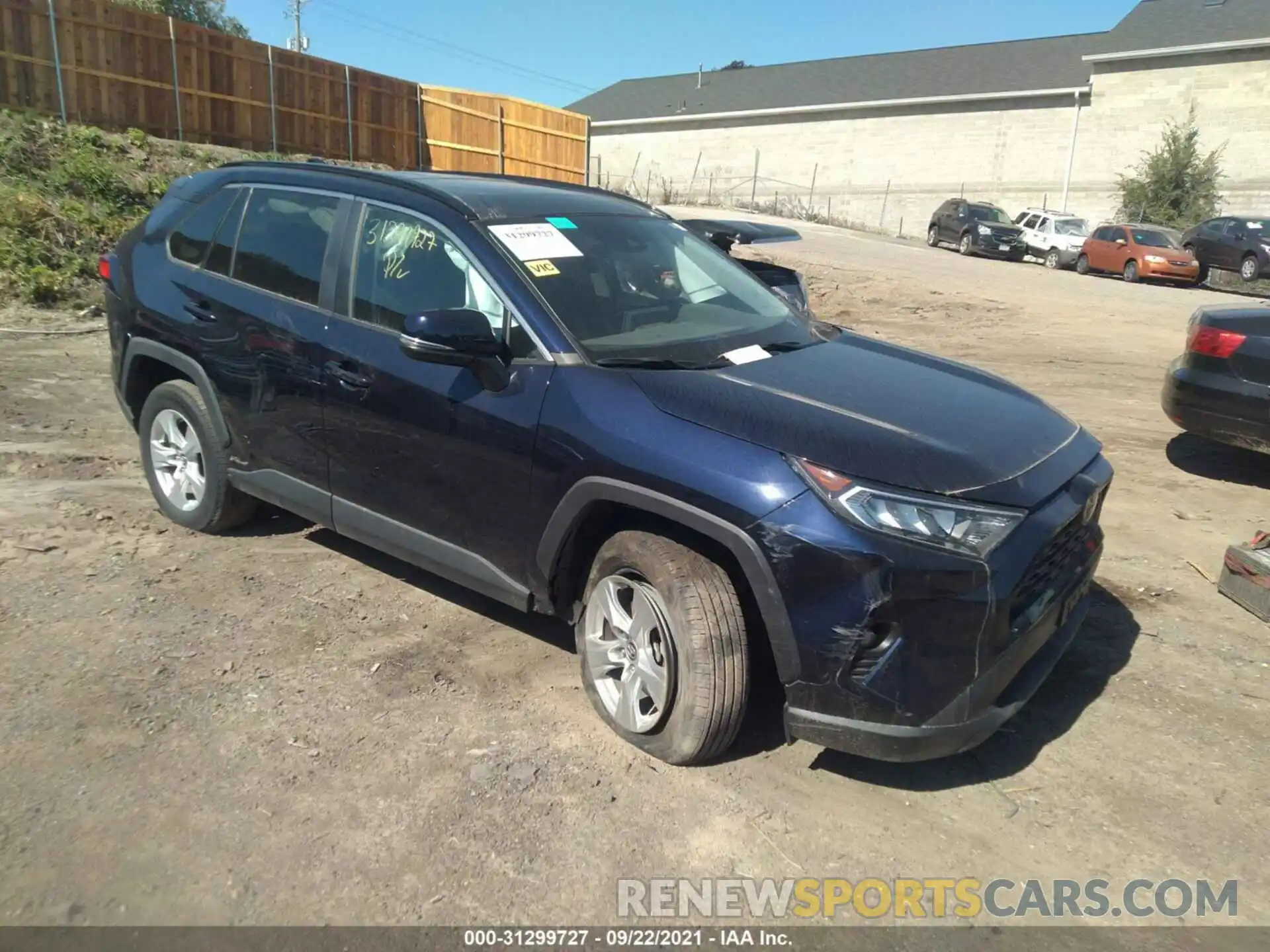 1 Photograph of a damaged car 2T3P1RFV5LC075278 TOYOTA RAV4 2020