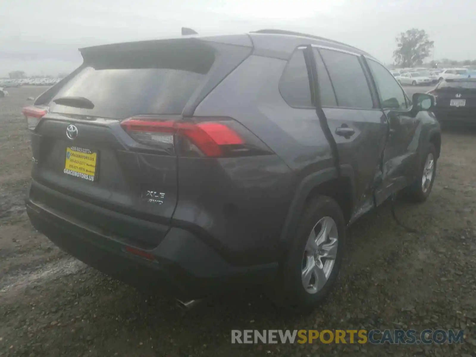 4 Photograph of a damaged car 2T3P1RFV5LC081212 TOYOTA RAV4 2020