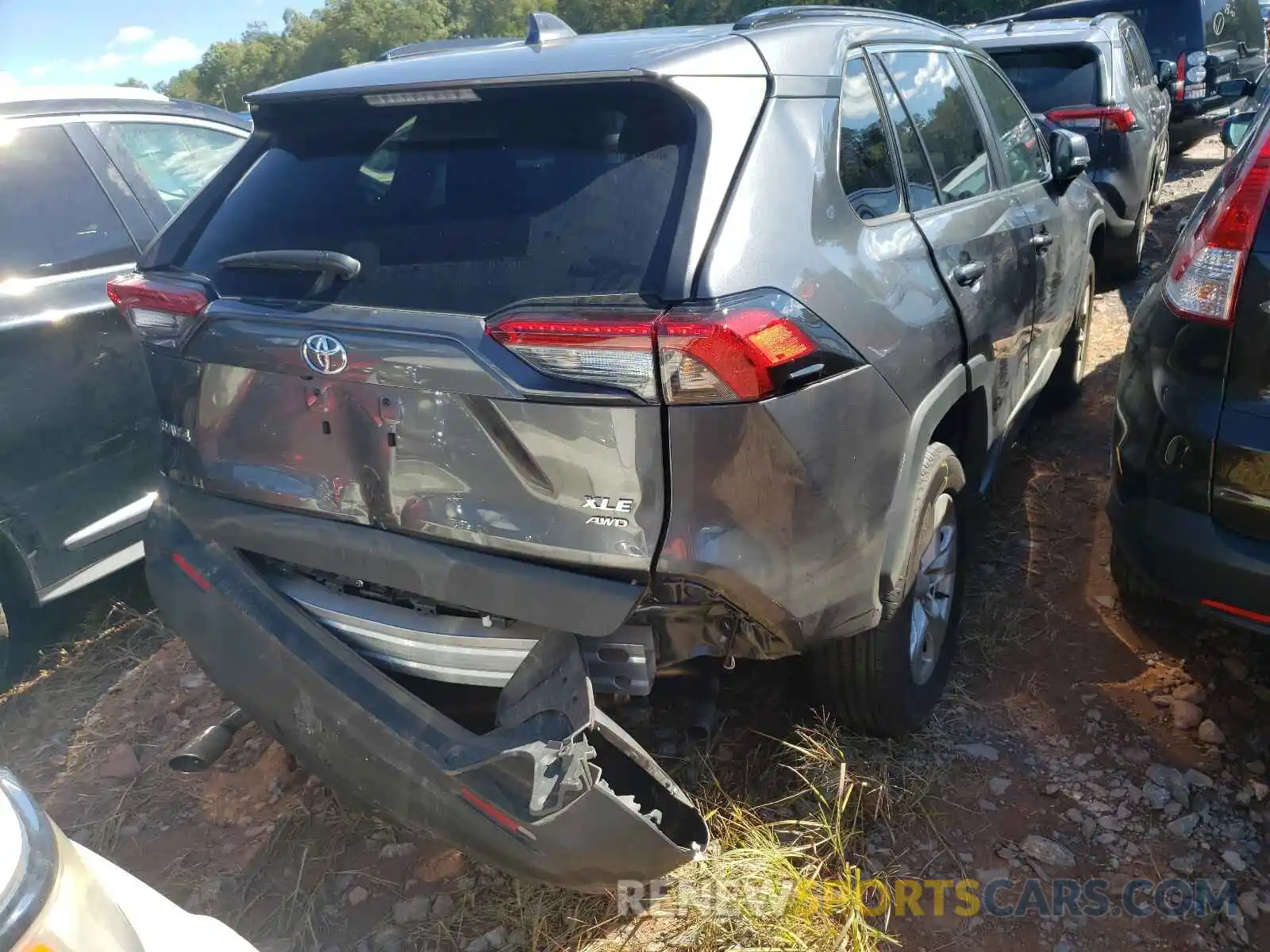 4 Photograph of a damaged car 2T3P1RFV5LC084305 TOYOTA RAV4 2020