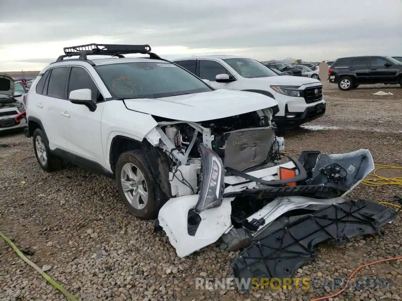 1 Photograph of a damaged car 2T3P1RFV5LC085129 TOYOTA RAV4 2020