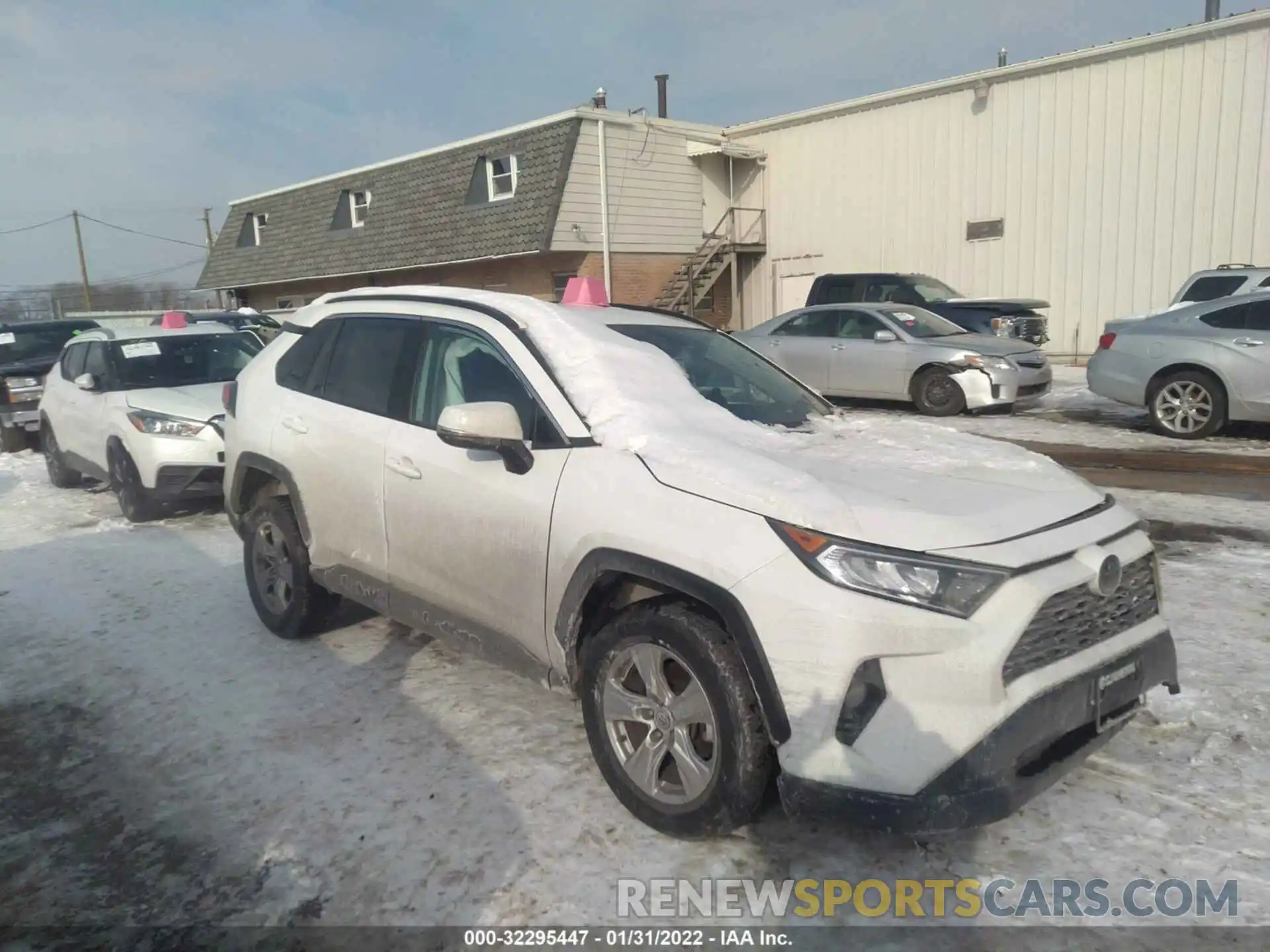 1 Photograph of a damaged car 2T3P1RFV5LC086832 TOYOTA RAV4 2020