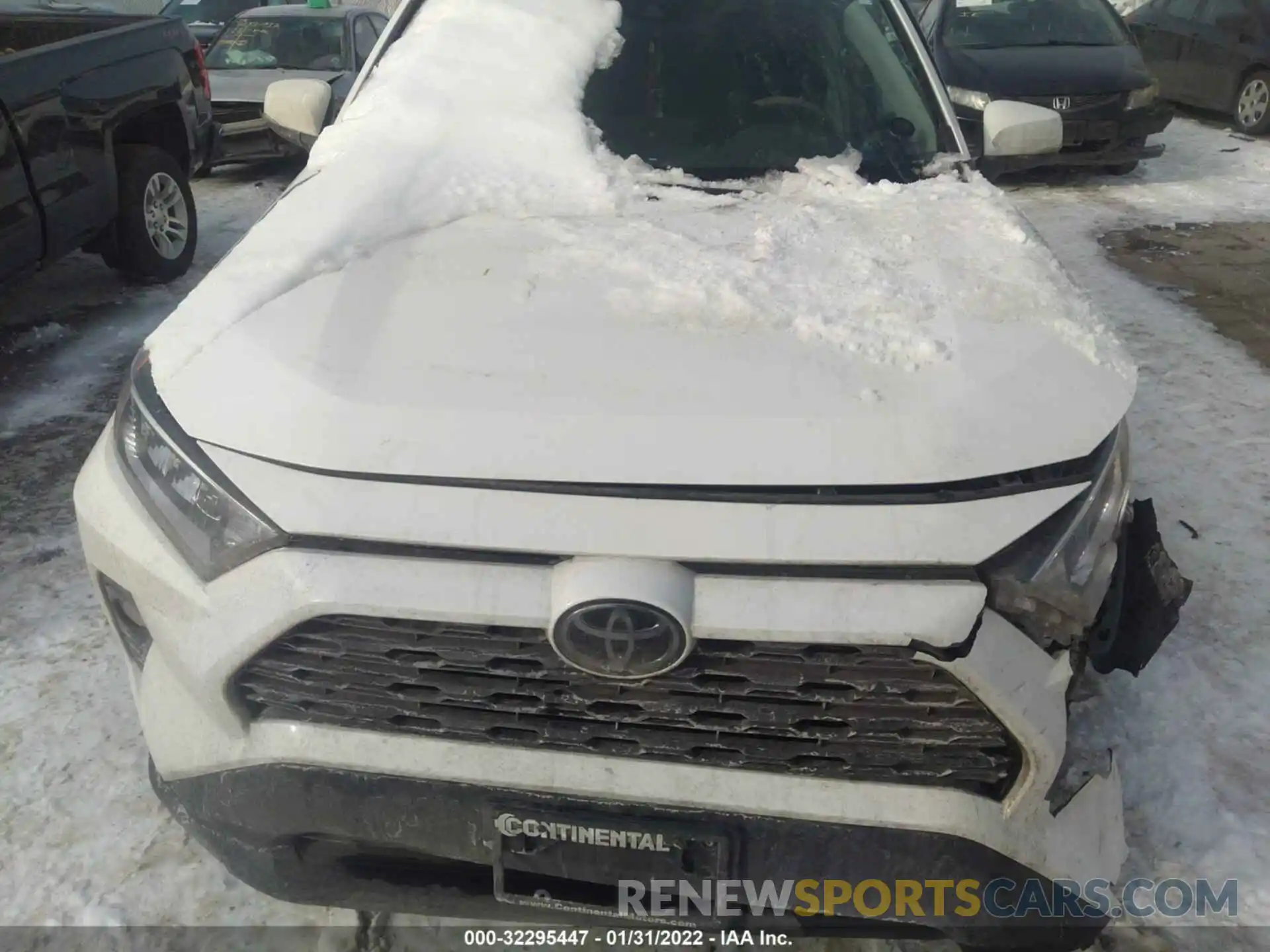 10 Photograph of a damaged car 2T3P1RFV5LC086832 TOYOTA RAV4 2020