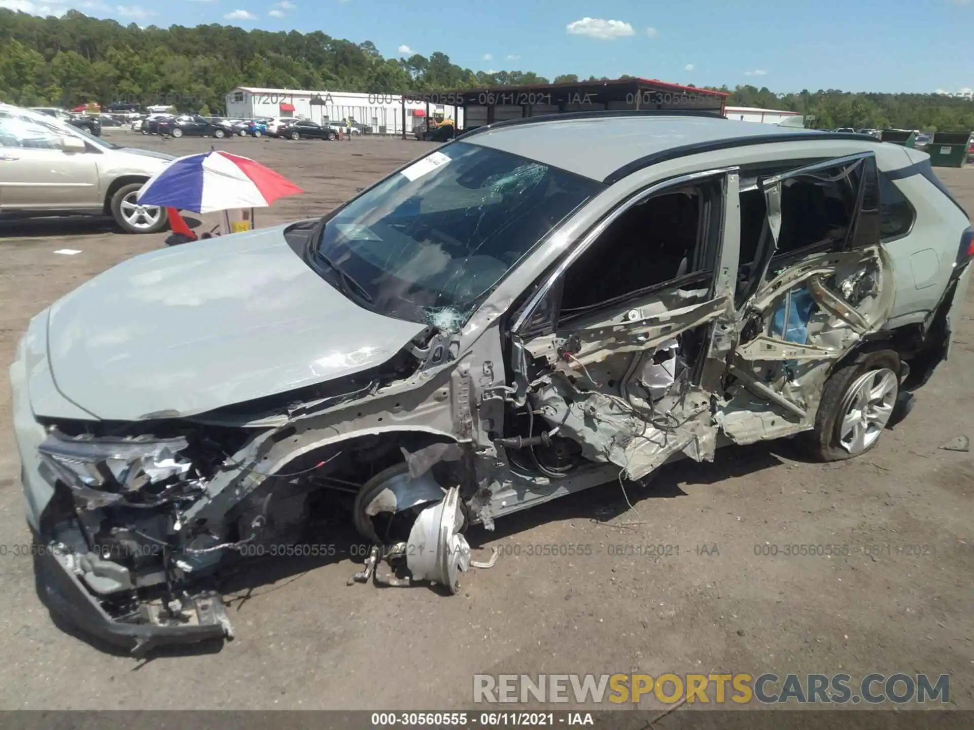 6 Photograph of a damaged car 2T3P1RFV5LC090668 TOYOTA RAV4 2020
