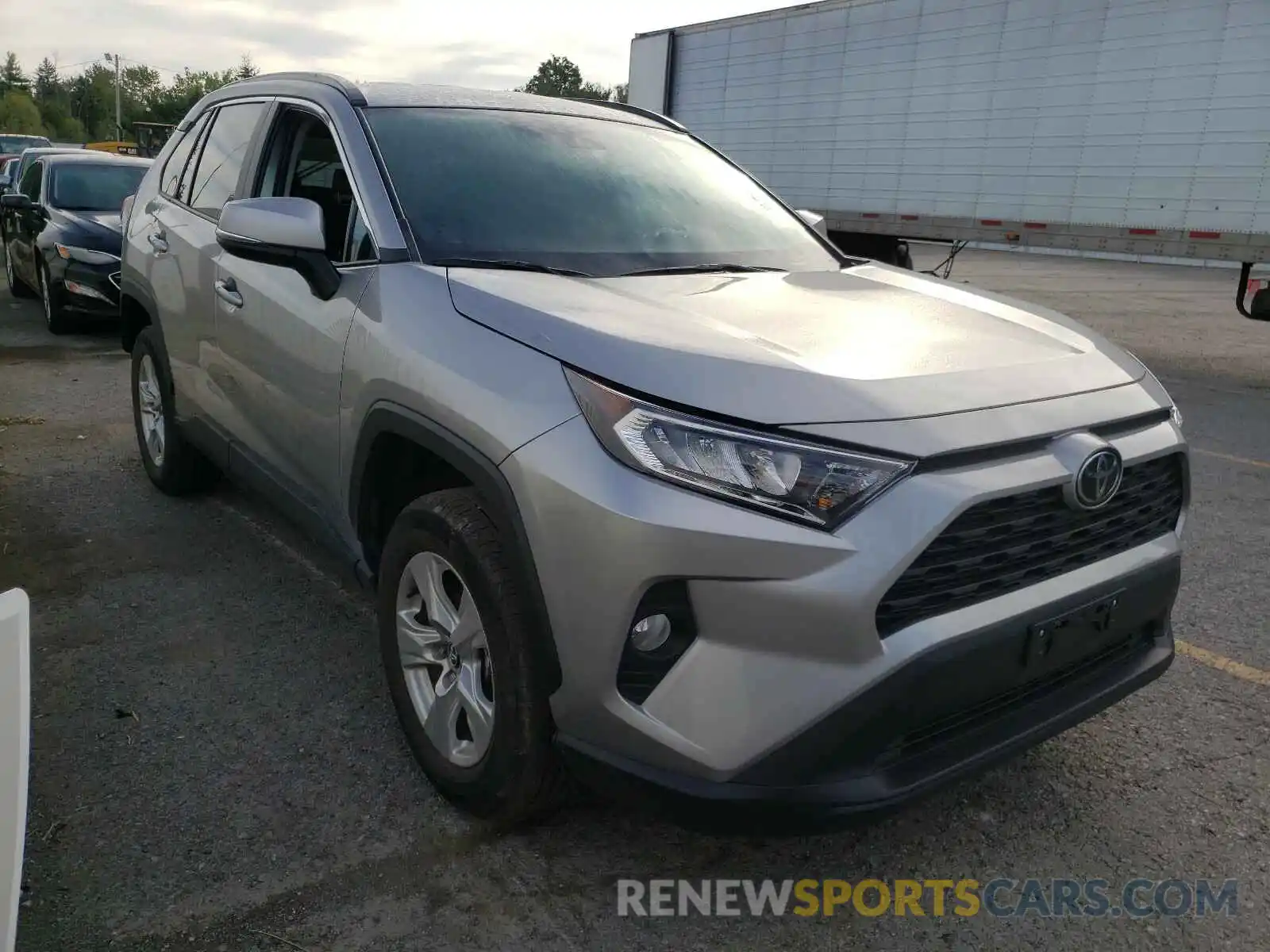 1 Photograph of a damaged car 2T3P1RFV5LC093196 TOYOTA RAV4 2020