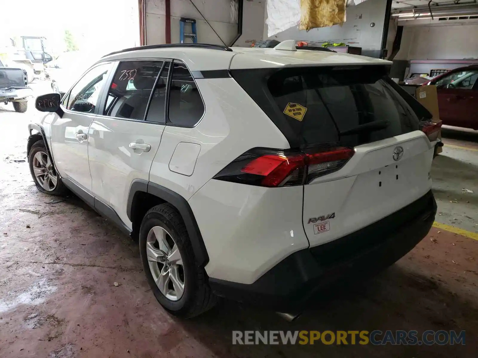 3 Фотография поврежденного автомобиля 2T3P1RFV5LC093506 TOYOTA RAV4 2020