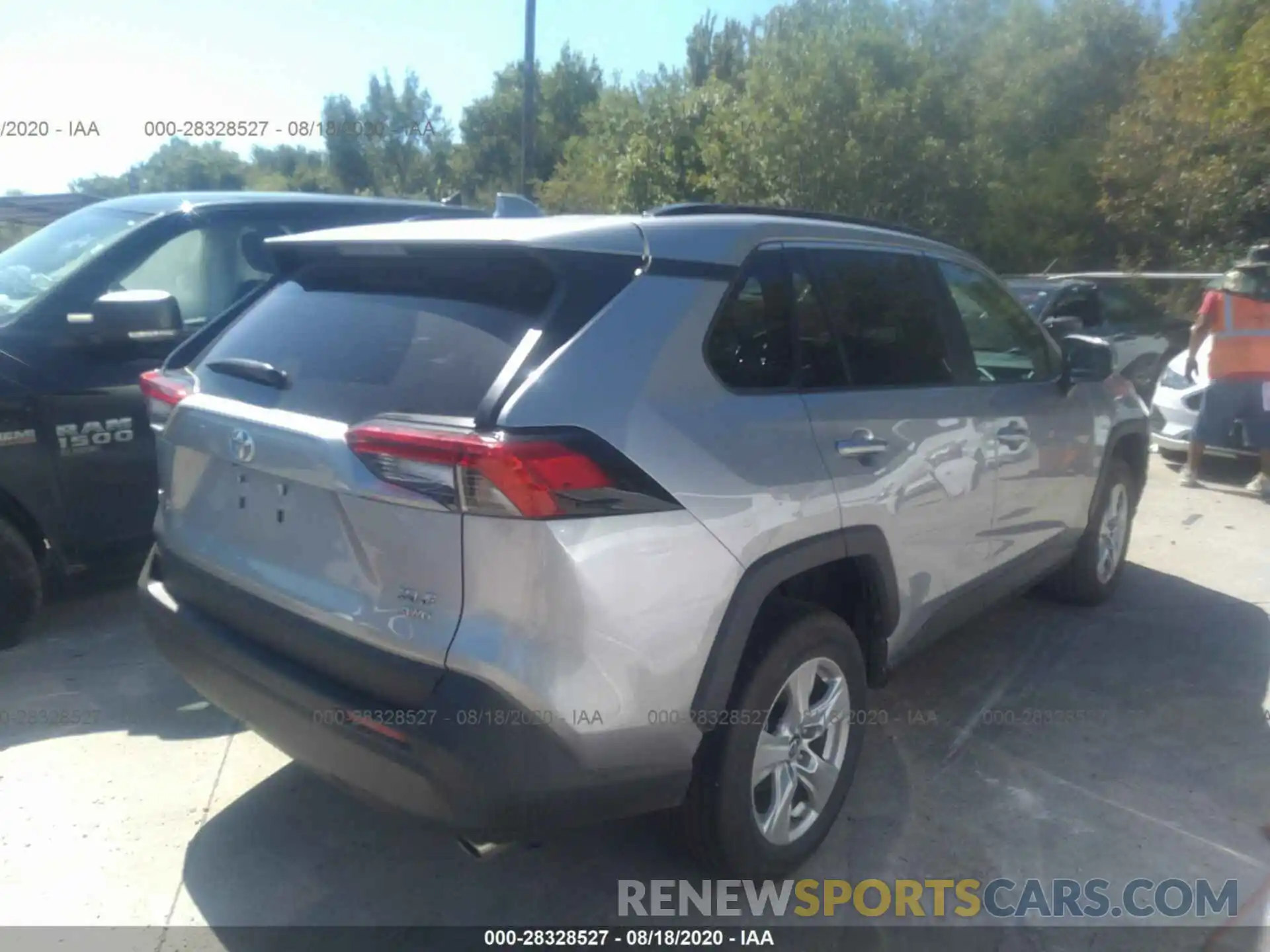 4 Photograph of a damaged car 2T3P1RFV5LC097927 TOYOTA RAV4 2020