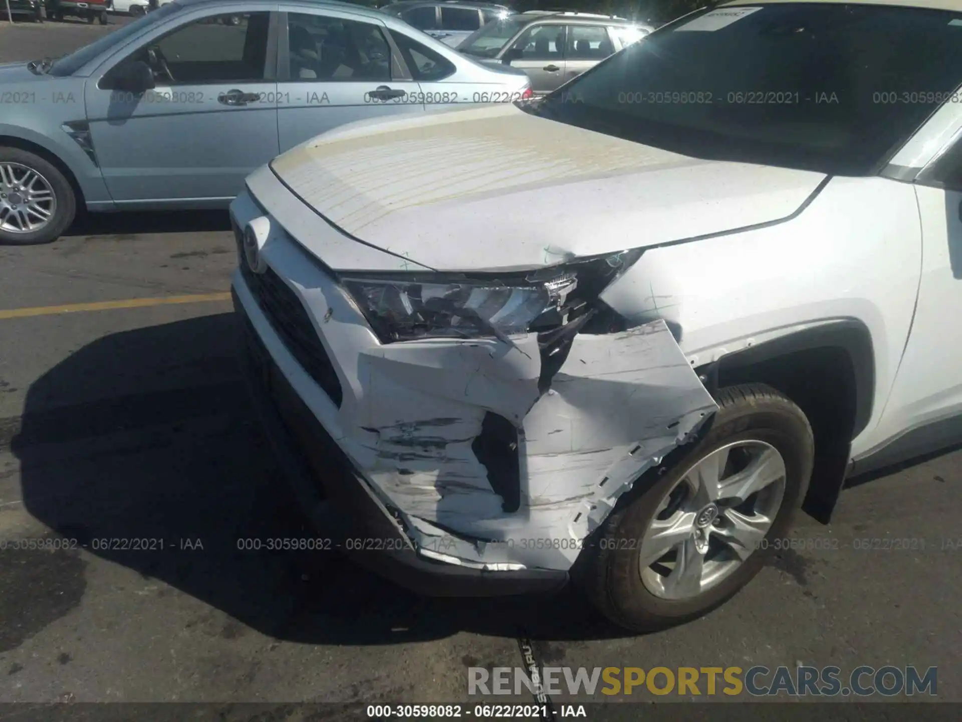 6 Photograph of a damaged car 2T3P1RFV5LC117187 TOYOTA RAV4 2020