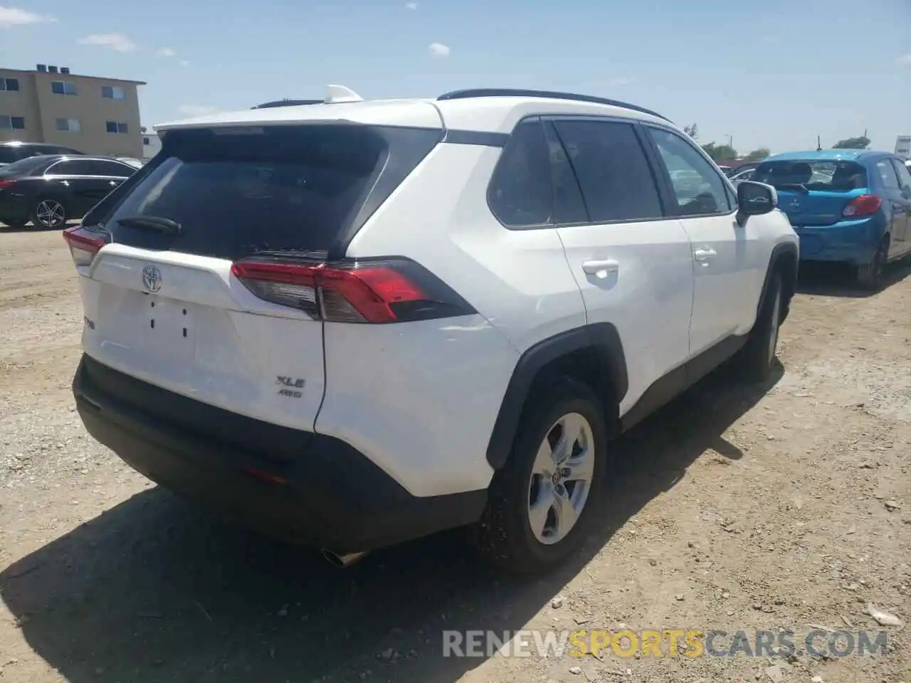 4 Photograph of a damaged car 2T3P1RFV5LC125273 TOYOTA RAV4 2020