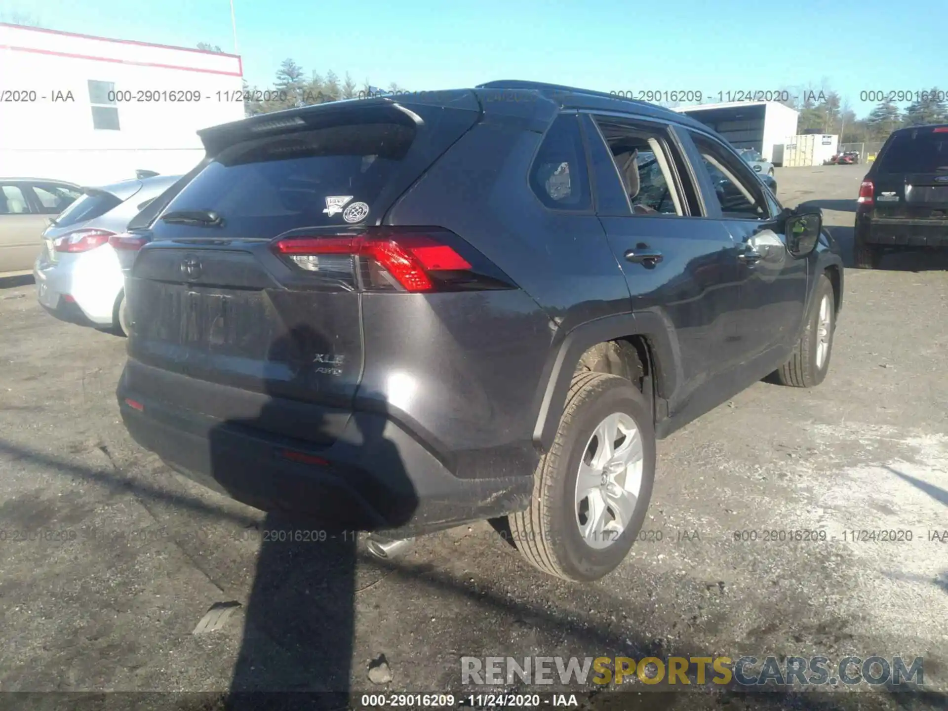 4 Photograph of a damaged car 2T3P1RFV5LC134202 TOYOTA RAV4 2020