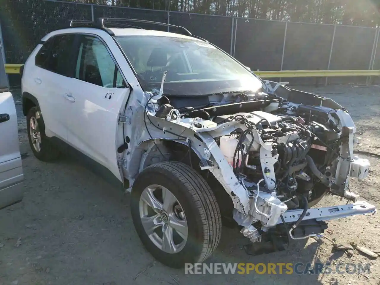 1 Photograph of a damaged car 2T3P1RFV5LC136225 TOYOTA RAV4 2020