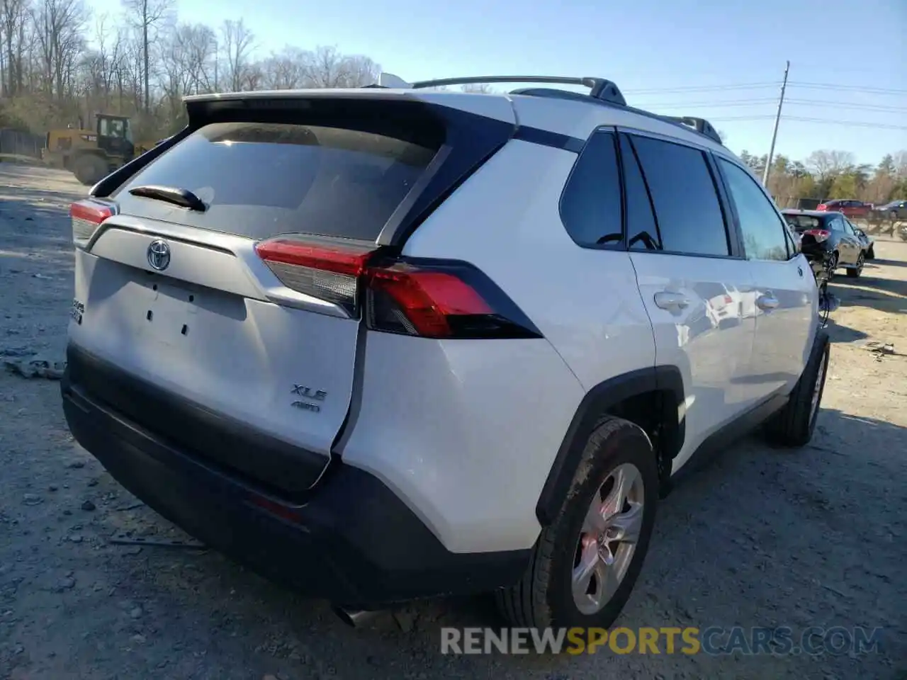 4 Photograph of a damaged car 2T3P1RFV5LC136225 TOYOTA RAV4 2020