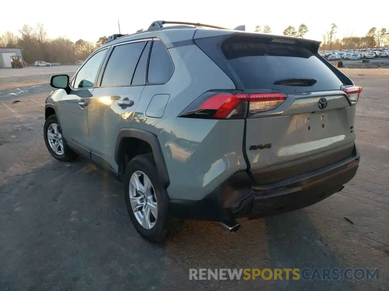 3 Photograph of a damaged car 2T3P1RFV5LC137004 TOYOTA RAV4 2020