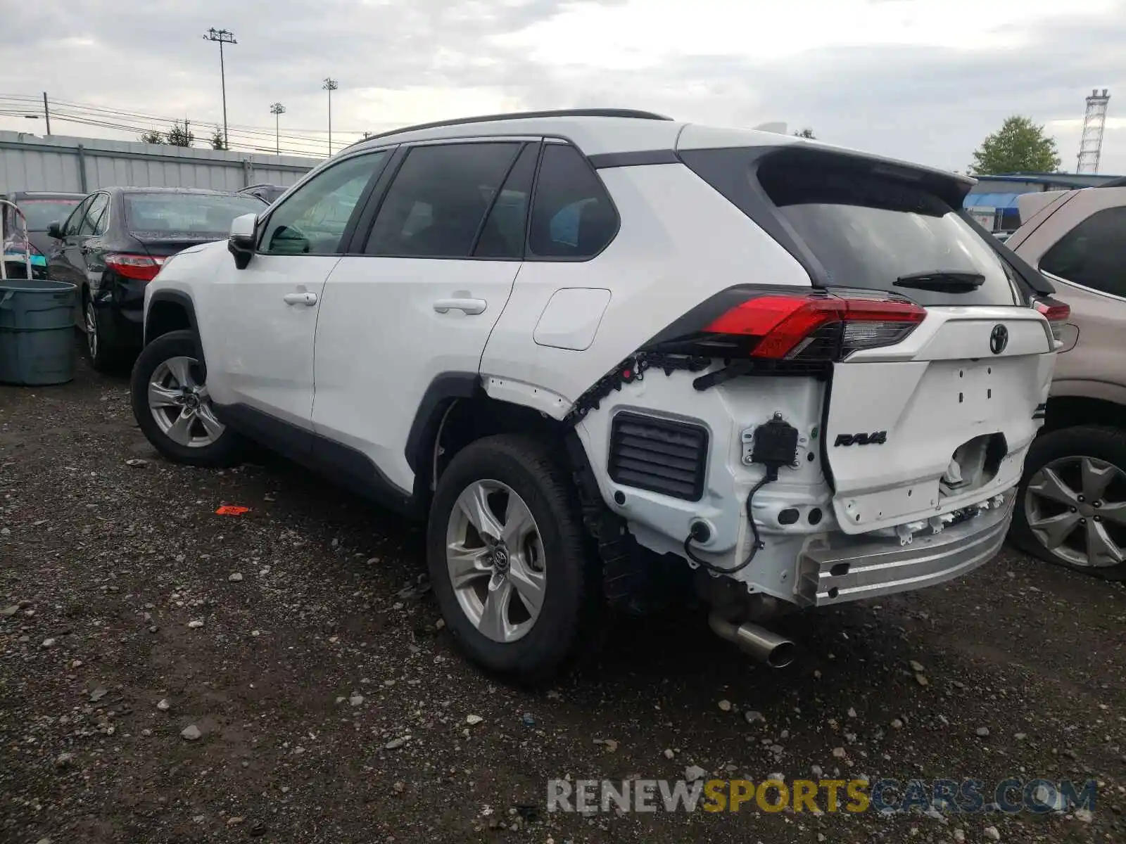 3 Photograph of a damaged car 2T3P1RFV5LC140808 TOYOTA RAV4 2020