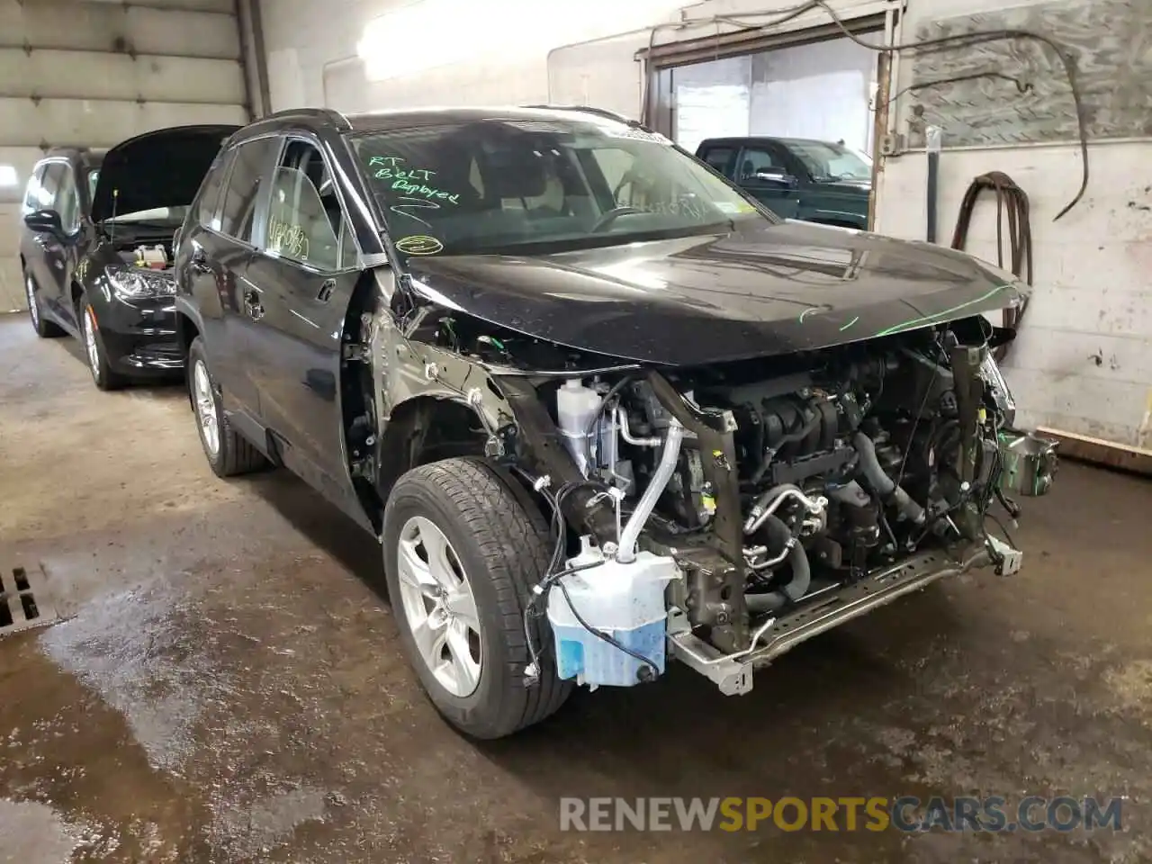 1 Photograph of a damaged car 2T3P1RFV5LW099563 TOYOTA RAV4 2020