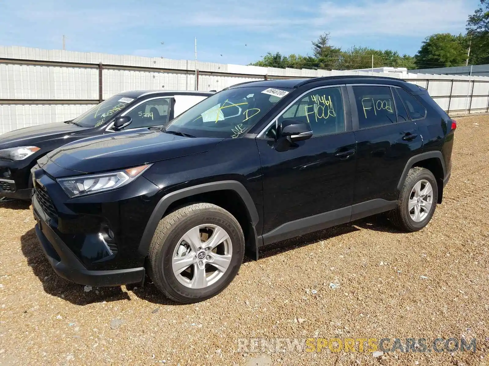 10 Photograph of a damaged car 2T3P1RFV5LW109444 TOYOTA RAV4 2020