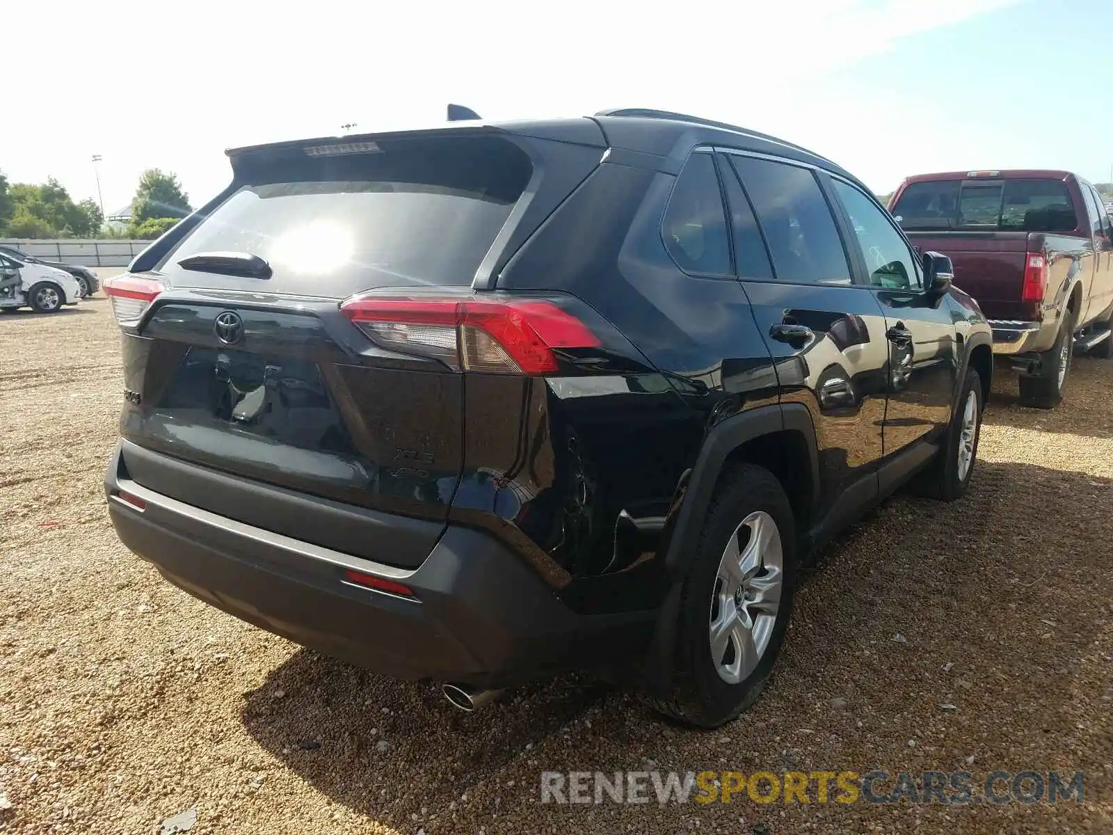 4 Photograph of a damaged car 2T3P1RFV5LW109444 TOYOTA RAV4 2020