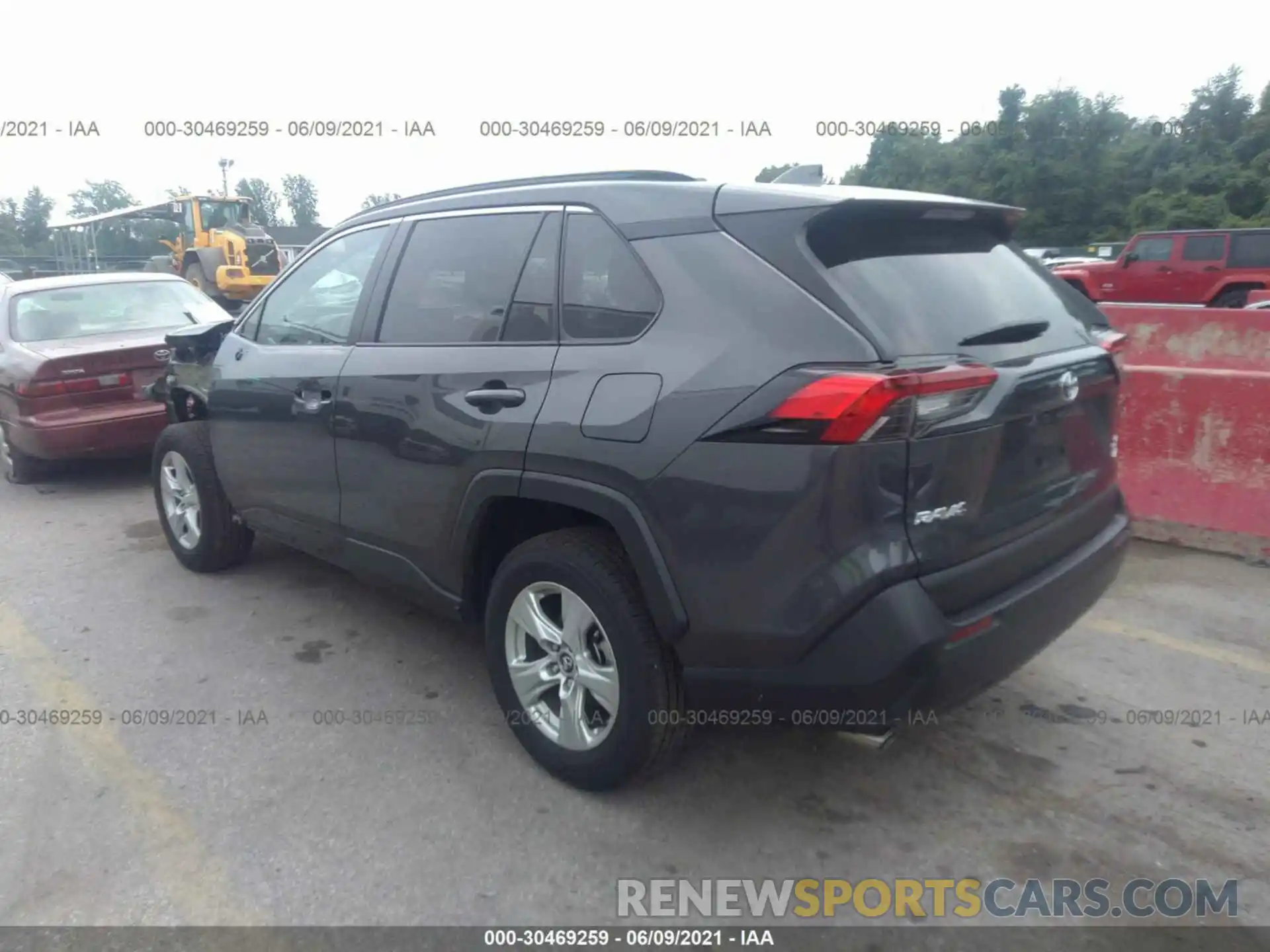 3 Фотография поврежденного автомобиля 2T3P1RFV5LW115955 TOYOTA RAV4 2020