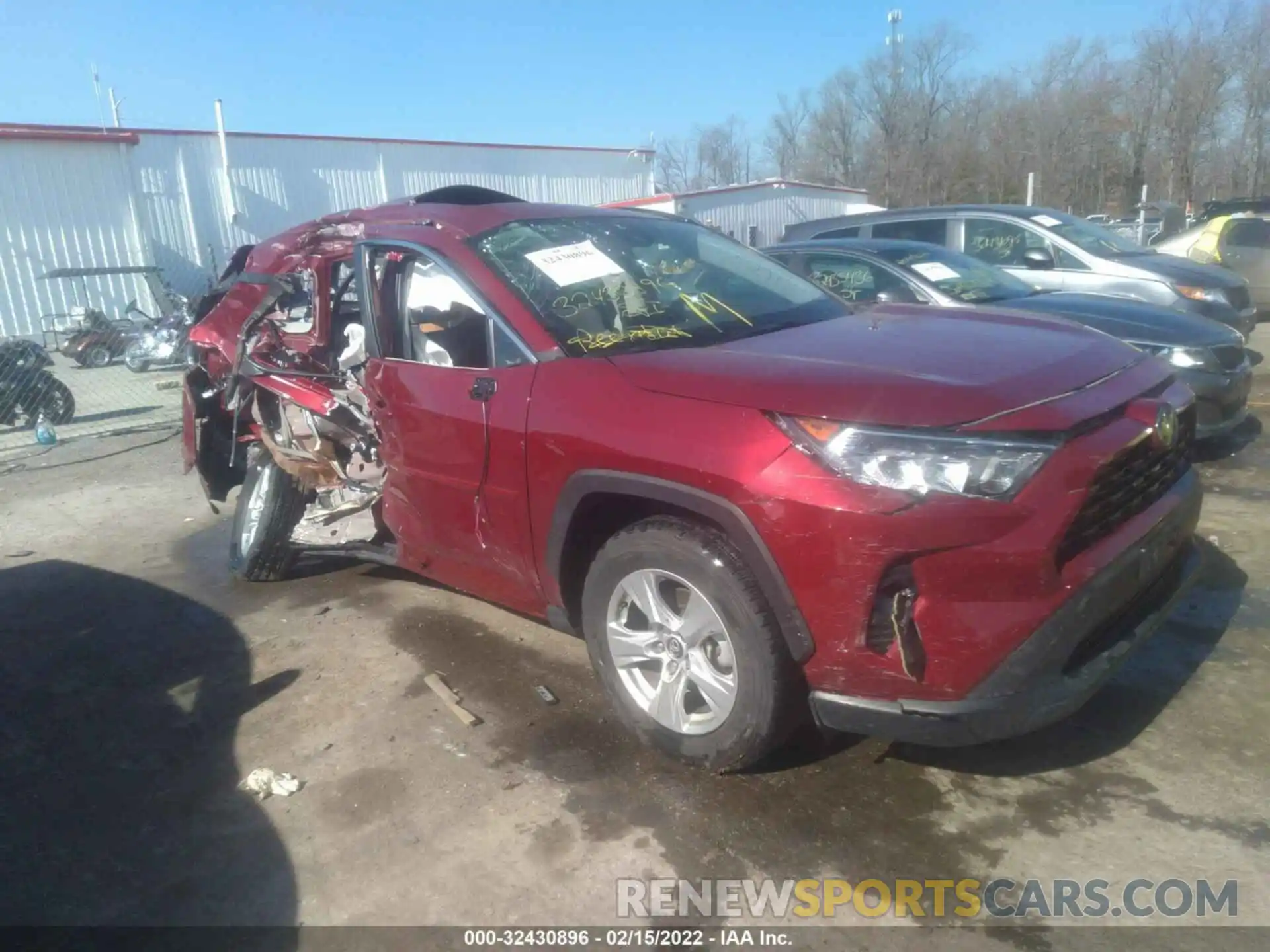 1 Photograph of a damaged car 2T3P1RFV5LW118936 TOYOTA RAV4 2020