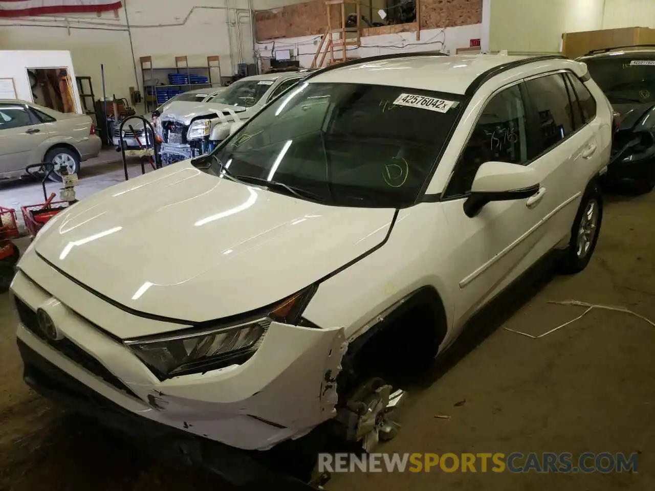 2 Photograph of a damaged car 2T3P1RFV5LW130861 TOYOTA RAV4 2020