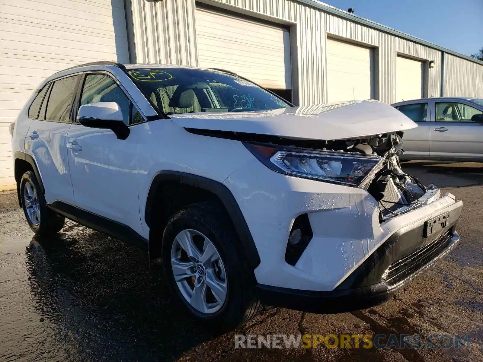 1 Photograph of a damaged car 2T3P1RFV5LW137003 TOYOTA RAV4 2020