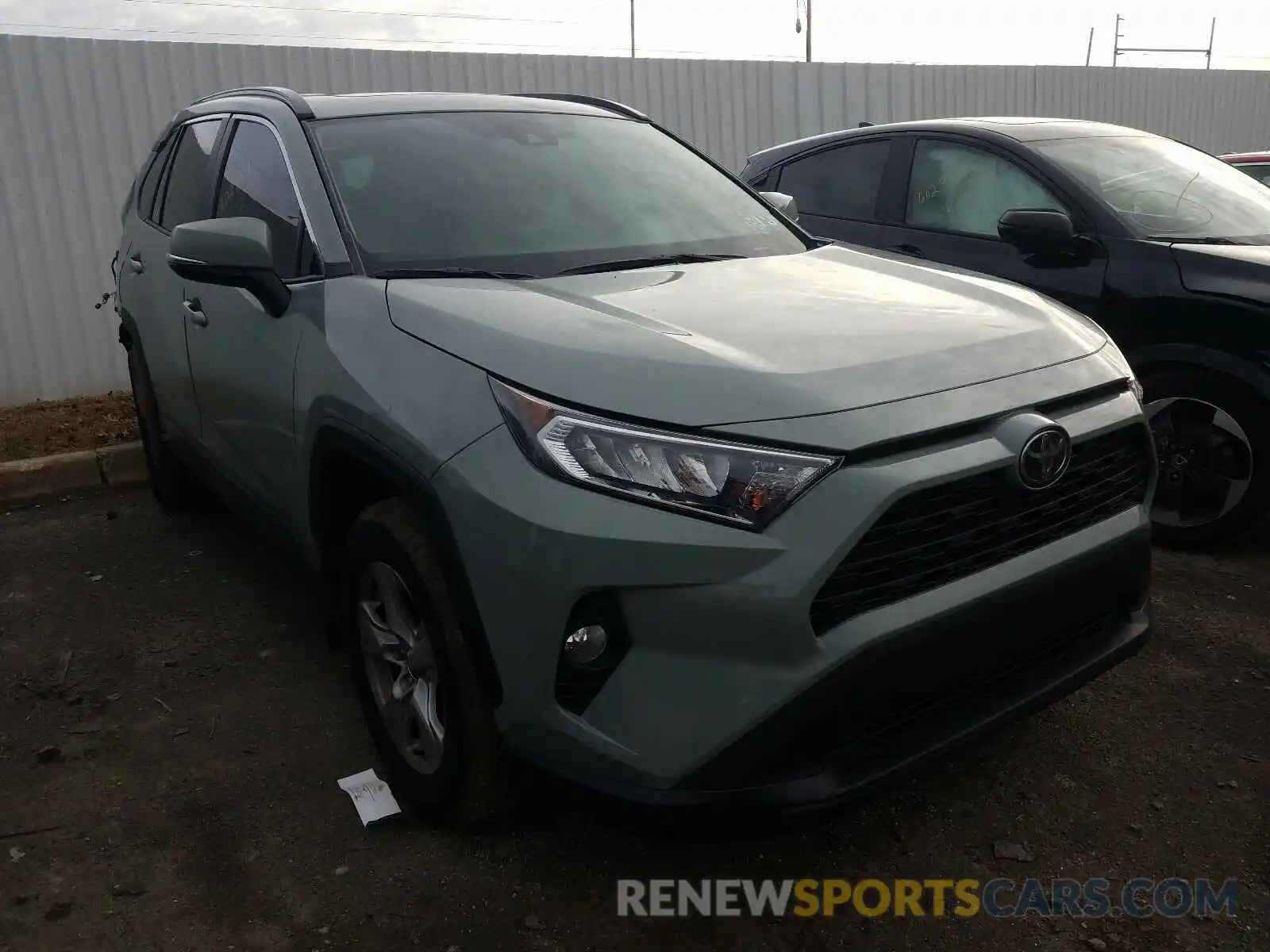 1 Фотография поврежденного автомобиля 2T3P1RFV5LW138197 TOYOTA RAV4 2020