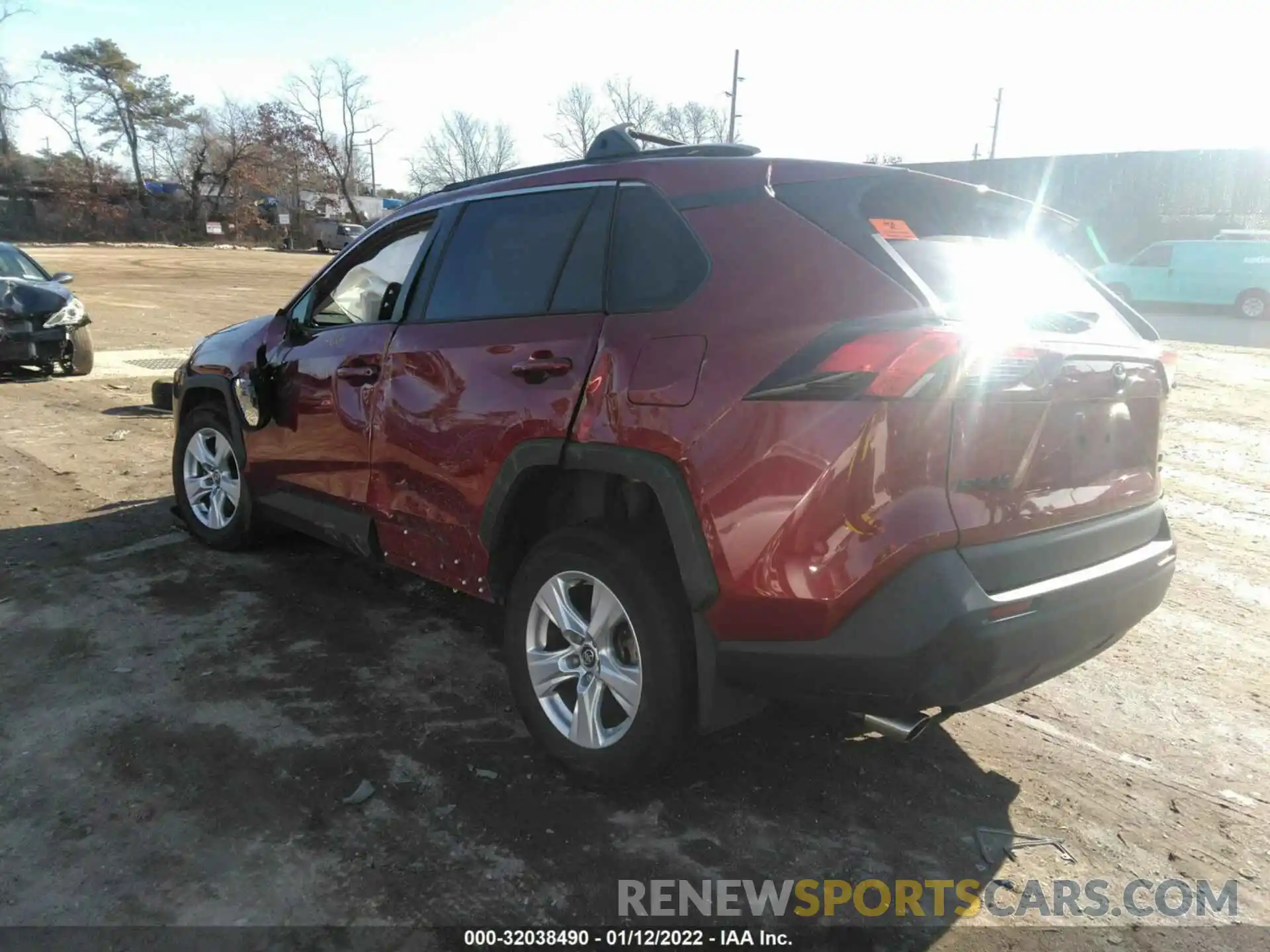 3 Photograph of a damaged car 2T3P1RFV6LC061566 TOYOTA RAV4 2020