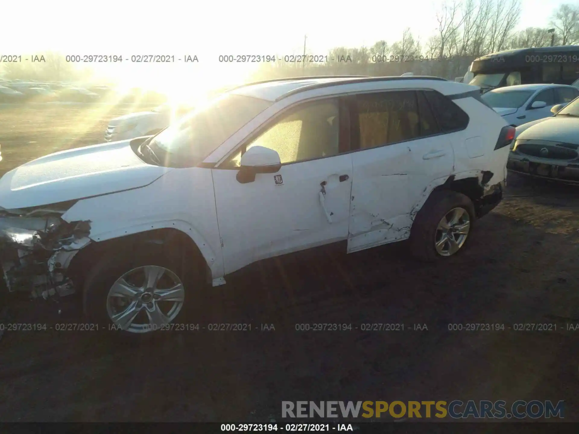 2 Фотография поврежденного автомобиля 2T3P1RFV6LC063401 TOYOTA RAV4 2020