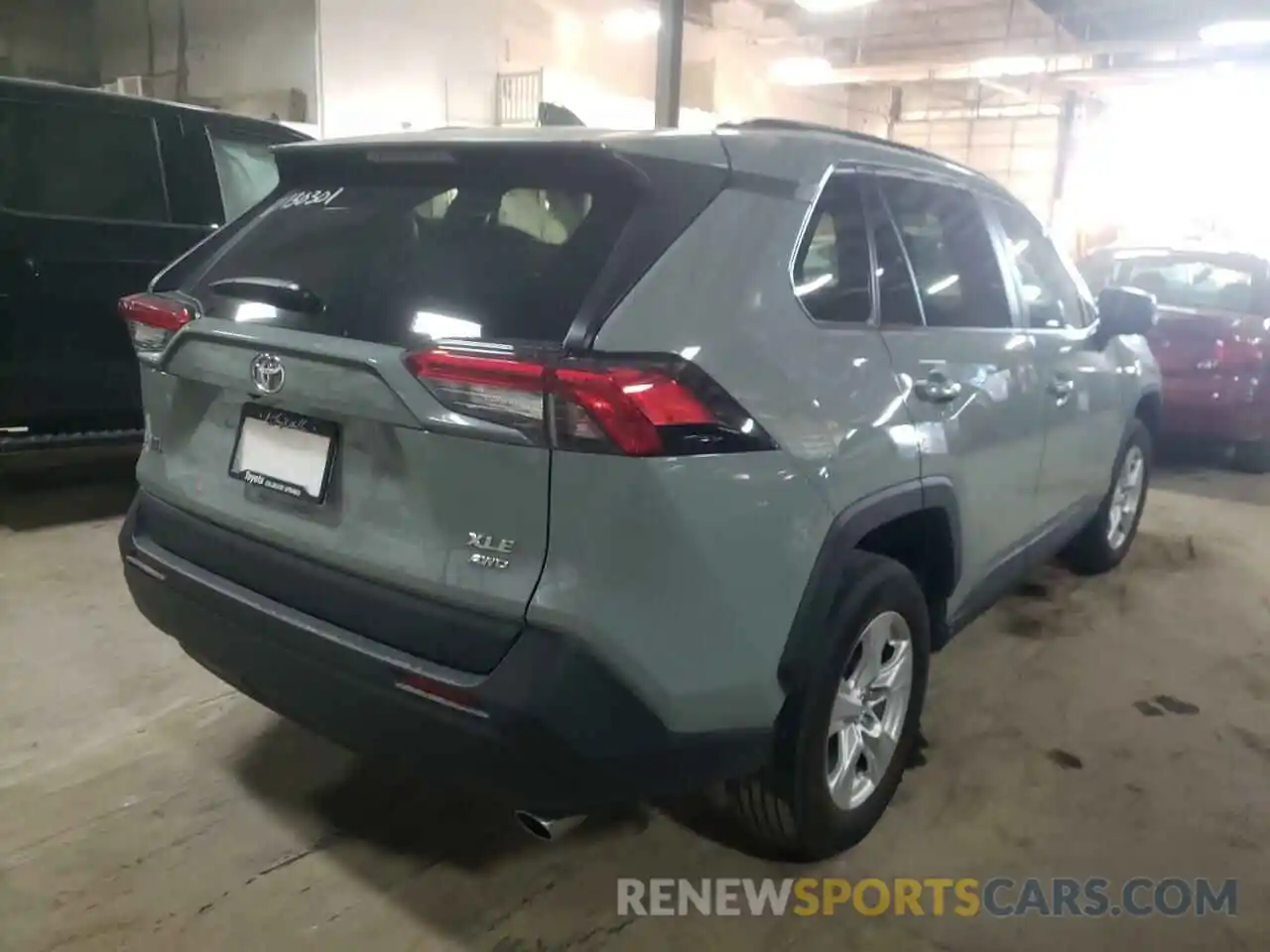 4 Photograph of a damaged car 2T3P1RFV6LC071787 TOYOTA RAV4 2020