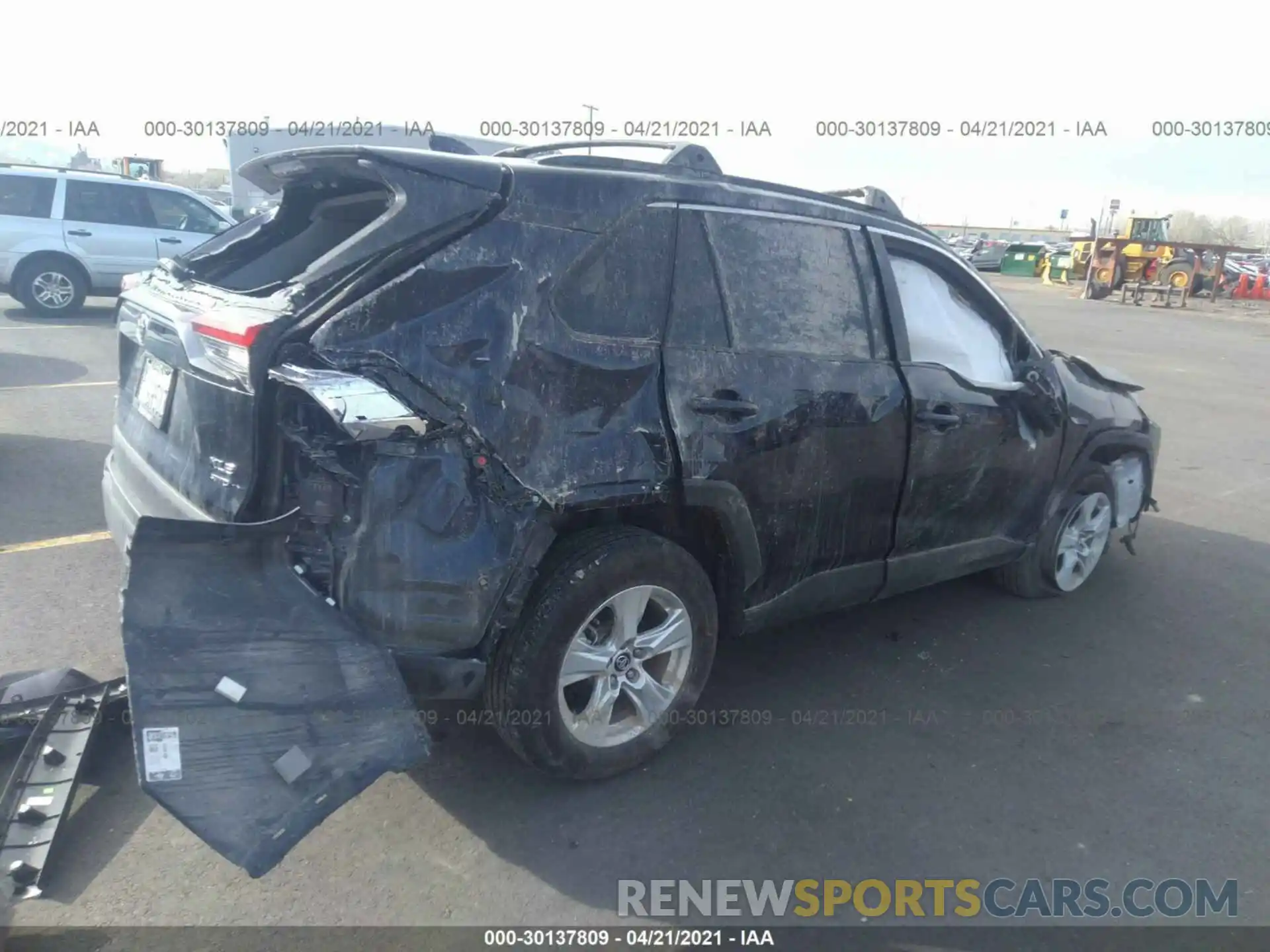 4 Photograph of a damaged car 2T3P1RFV6LC086807 TOYOTA RAV4 2020