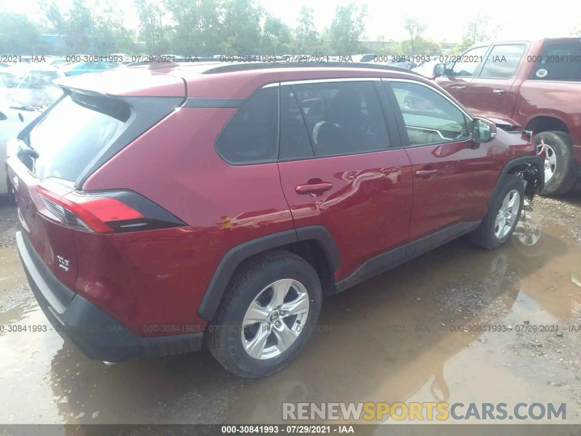 4 Photograph of a damaged car 2T3P1RFV6LC098049 TOYOTA RAV4 2020