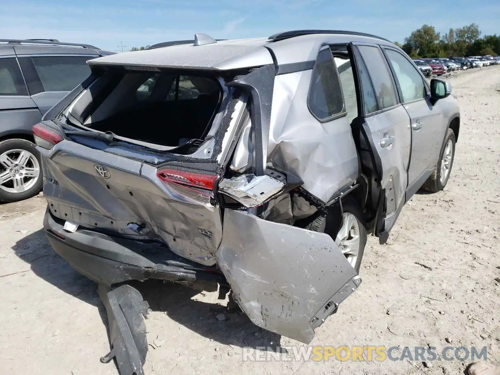 4 Photograph of a damaged car 2T3P1RFV6LC105890 TOYOTA RAV4 2020