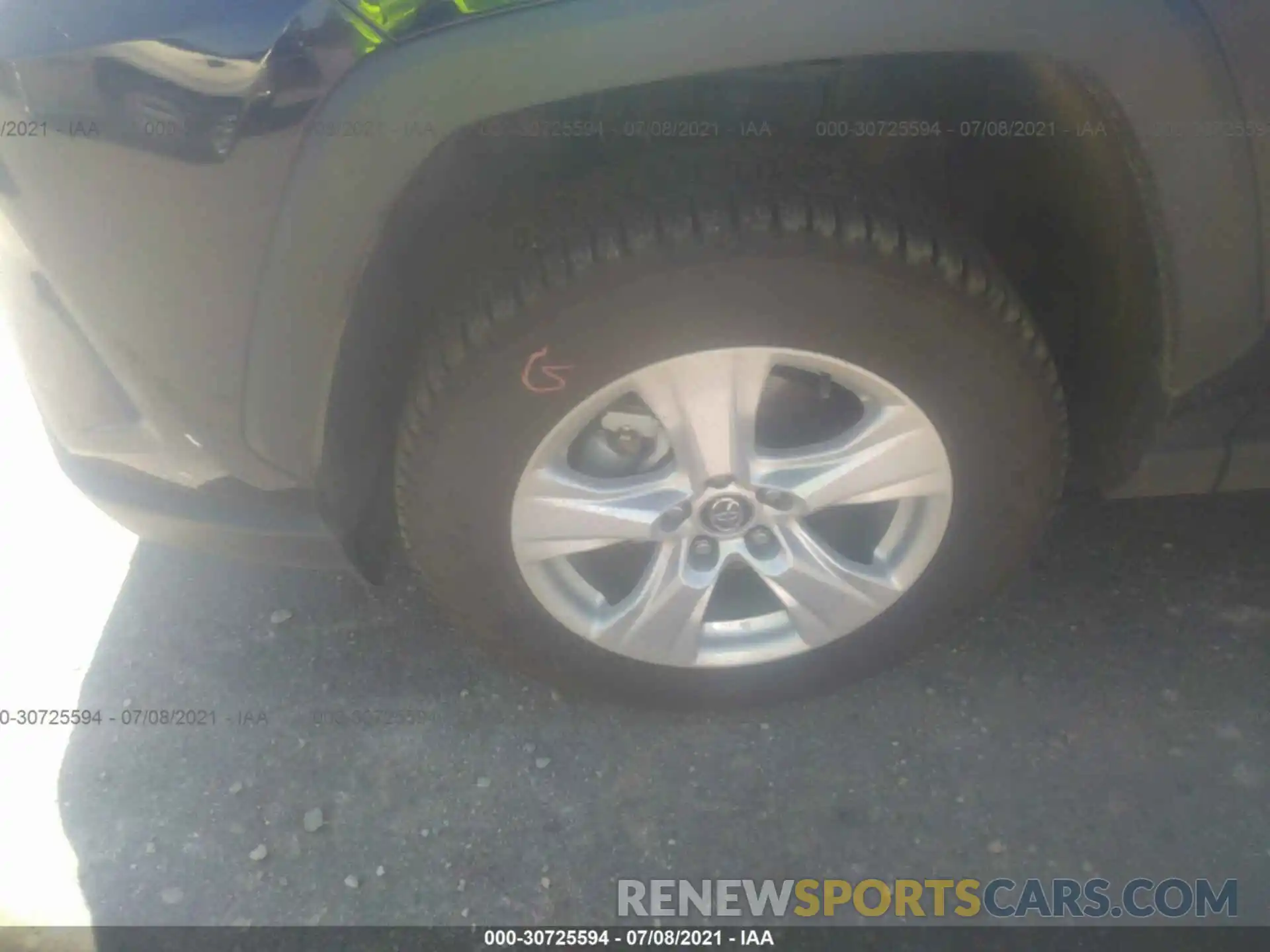 11 Photograph of a damaged car 2T3P1RFV6LC121748 TOYOTA RAV4 2020