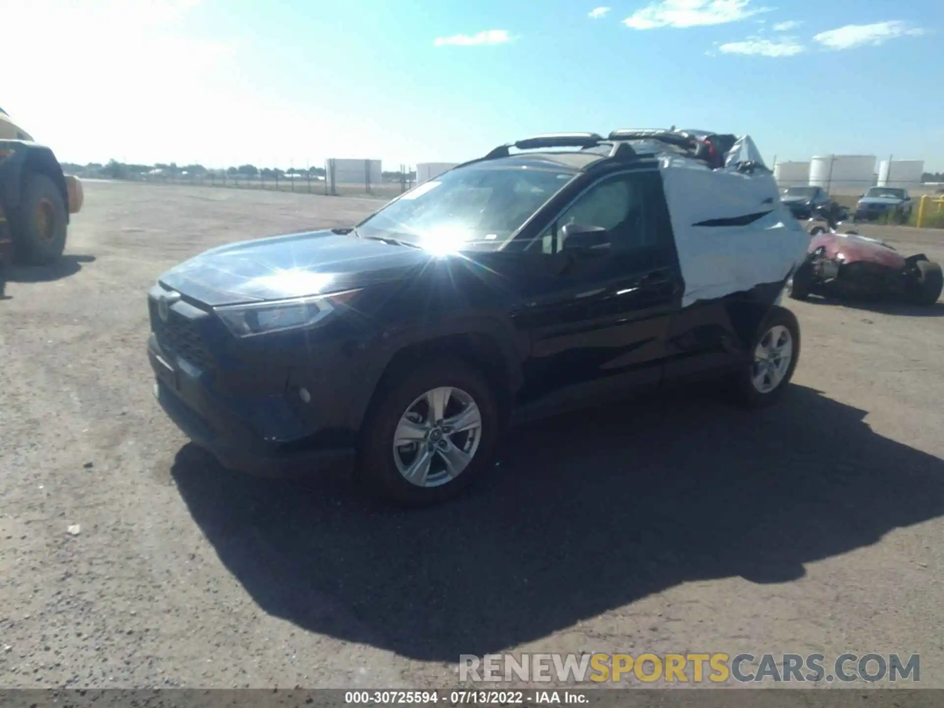 2 Photograph of a damaged car 2T3P1RFV6LC121748 TOYOTA RAV4 2020