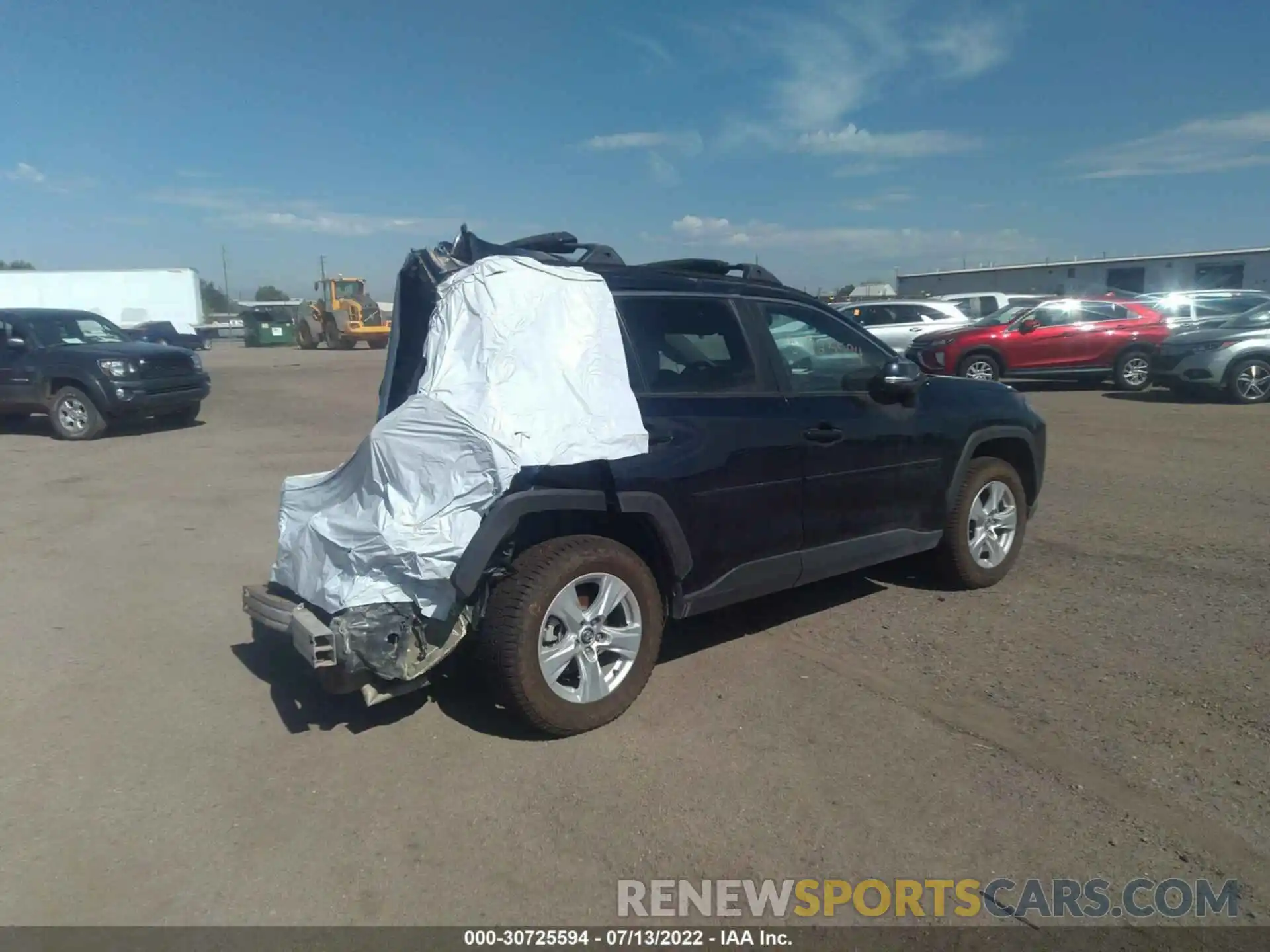 4 Photograph of a damaged car 2T3P1RFV6LC121748 TOYOTA RAV4 2020