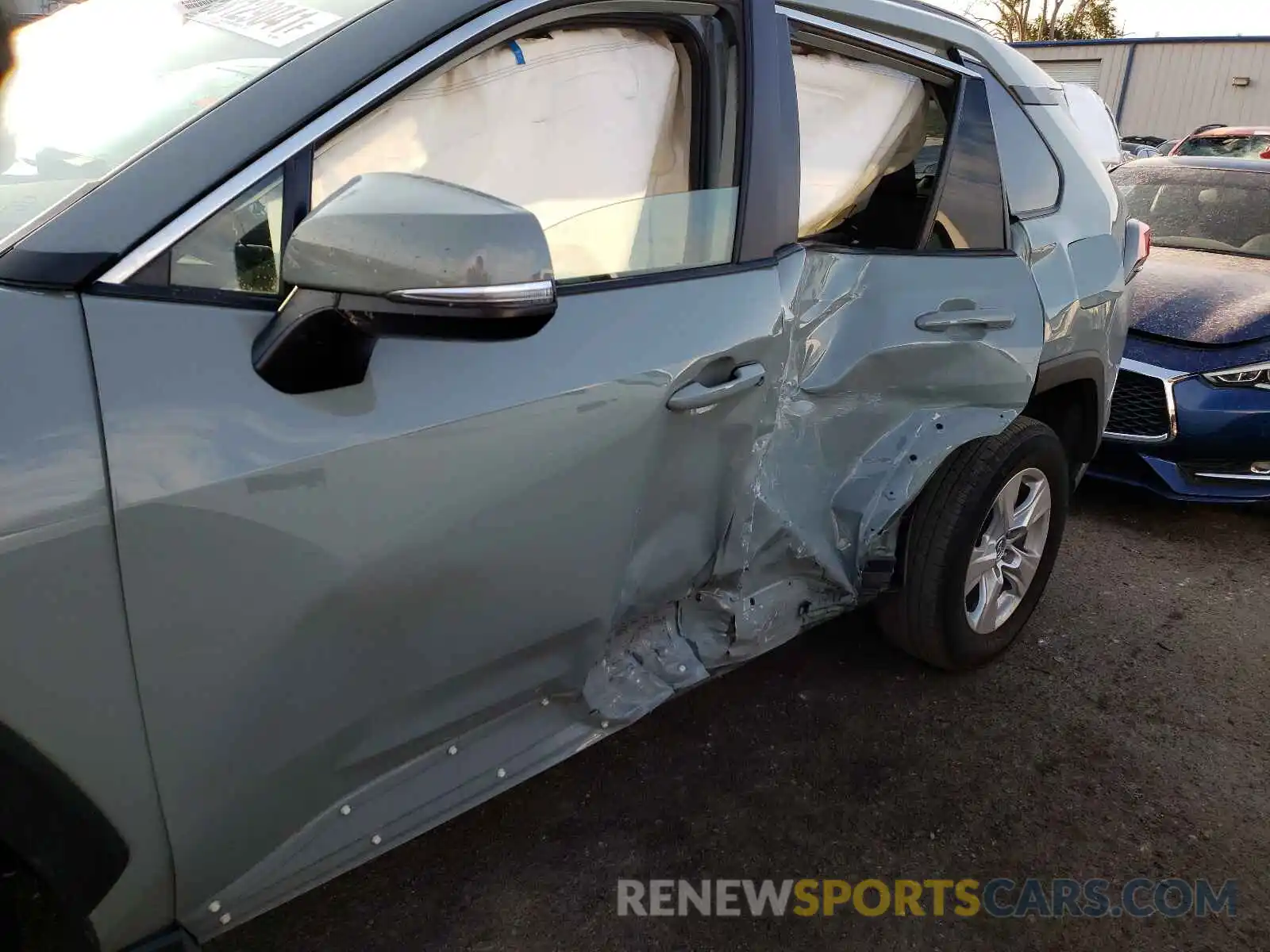 10 Photograph of a damaged car 2T3P1RFV6LC126061 TOYOTA RAV4 2020