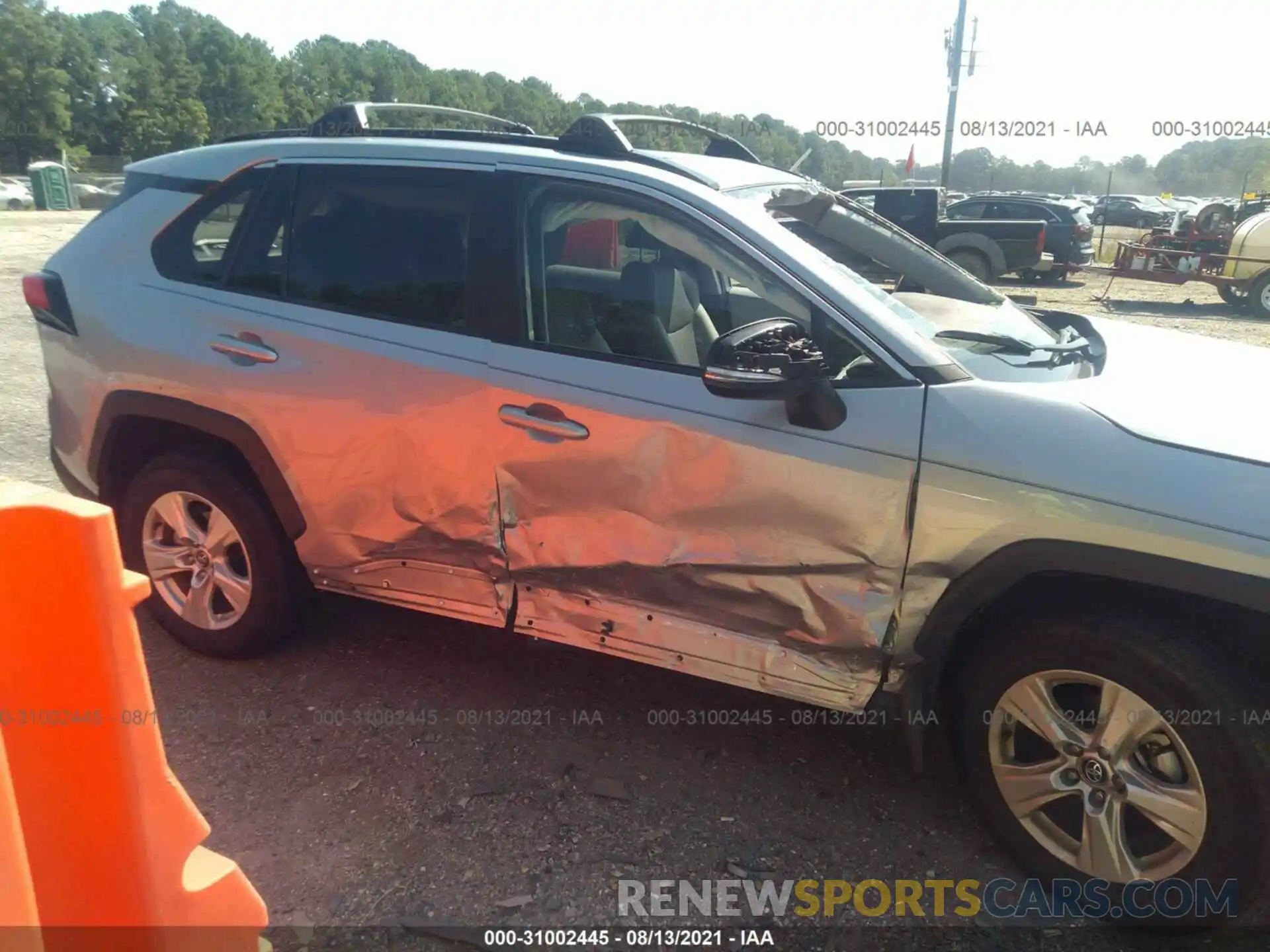 6 Photograph of a damaged car 2T3P1RFV6LC127825 TOYOTA RAV4 2020