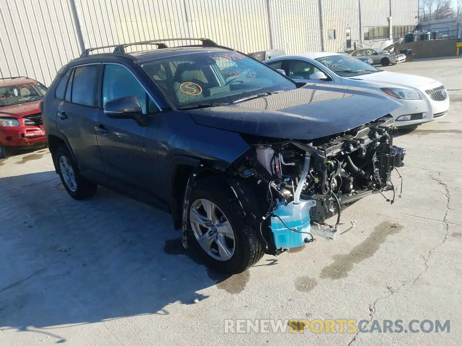 1 Photograph of a damaged car 2T3P1RFV6LC132815 TOYOTA RAV4 2020