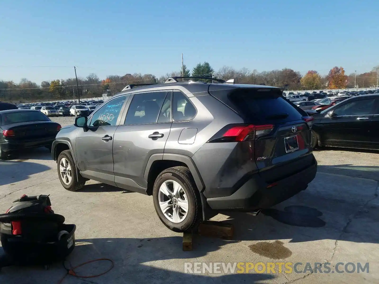 3 Photograph of a damaged car 2T3P1RFV6LC132815 TOYOTA RAV4 2020