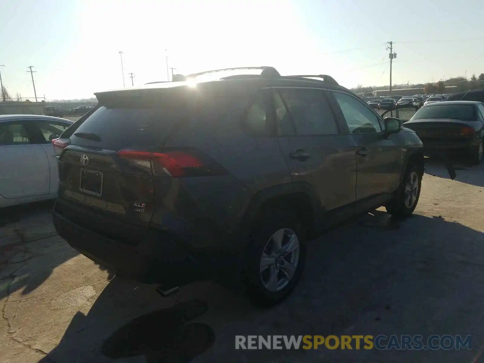 4 Photograph of a damaged car 2T3P1RFV6LC132815 TOYOTA RAV4 2020