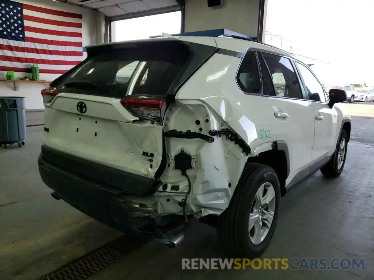 4 Photograph of a damaged car 2T3P1RFV6LW094503 TOYOTA RAV4 2020