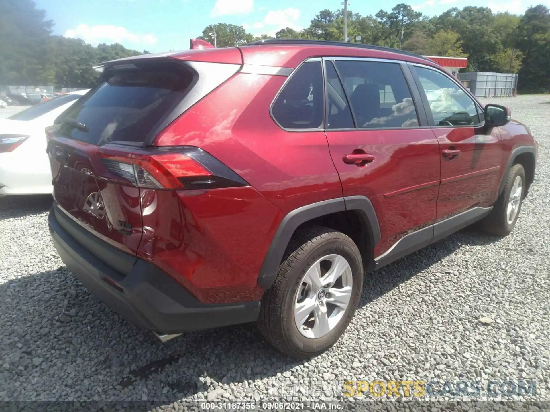 4 Photograph of a damaged car 2T3P1RFV6LW099541 TOYOTA RAV4 2020